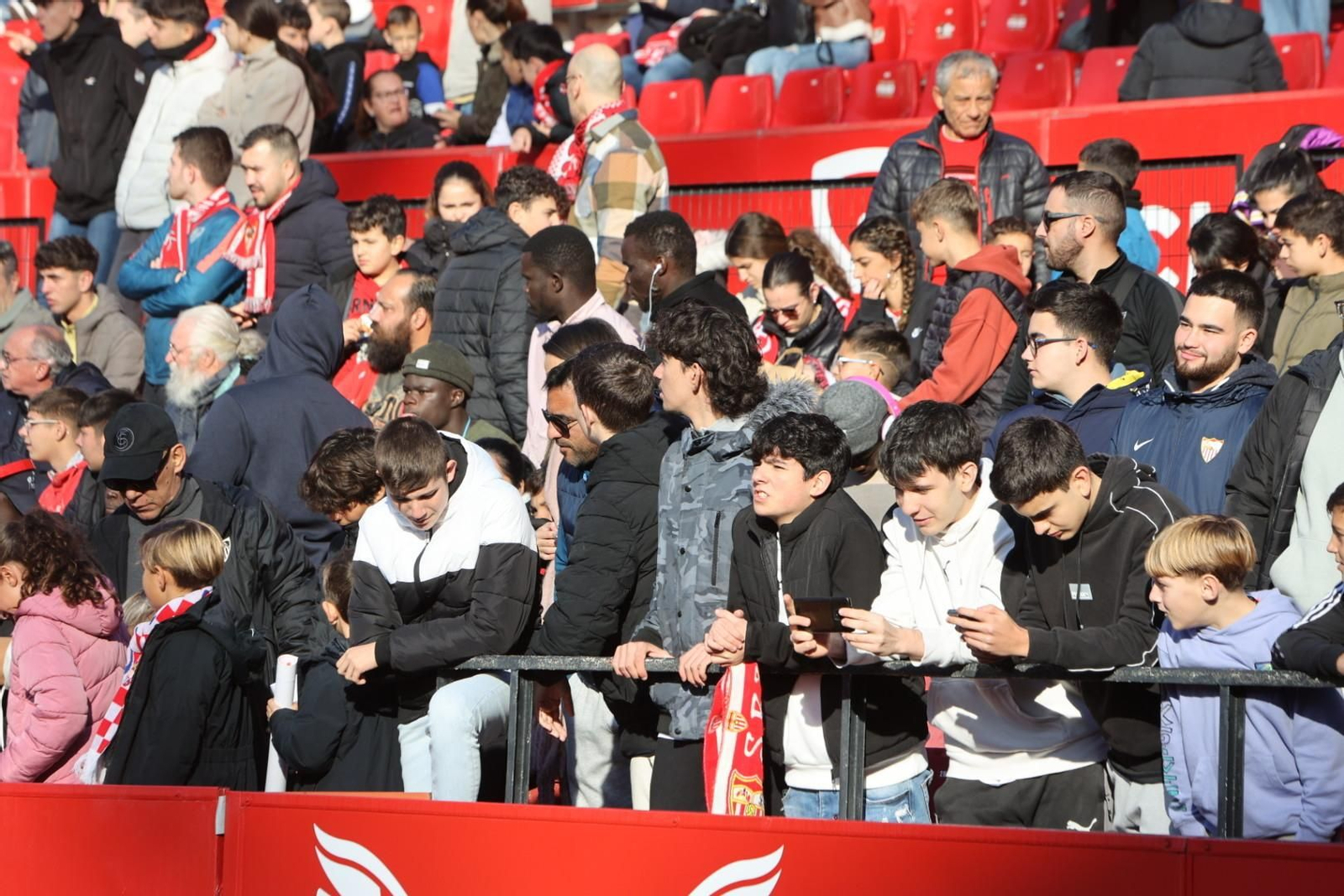 Búscate en el entrenamiento del Sevilla