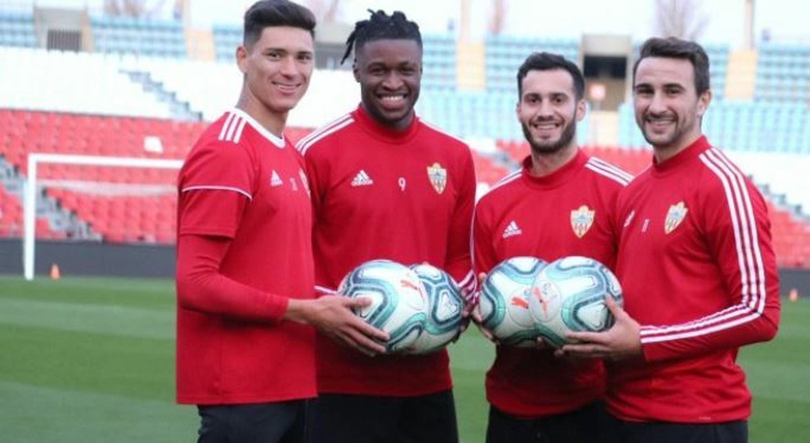 Juan Muñoz, con el resto de goleadores del equipo.