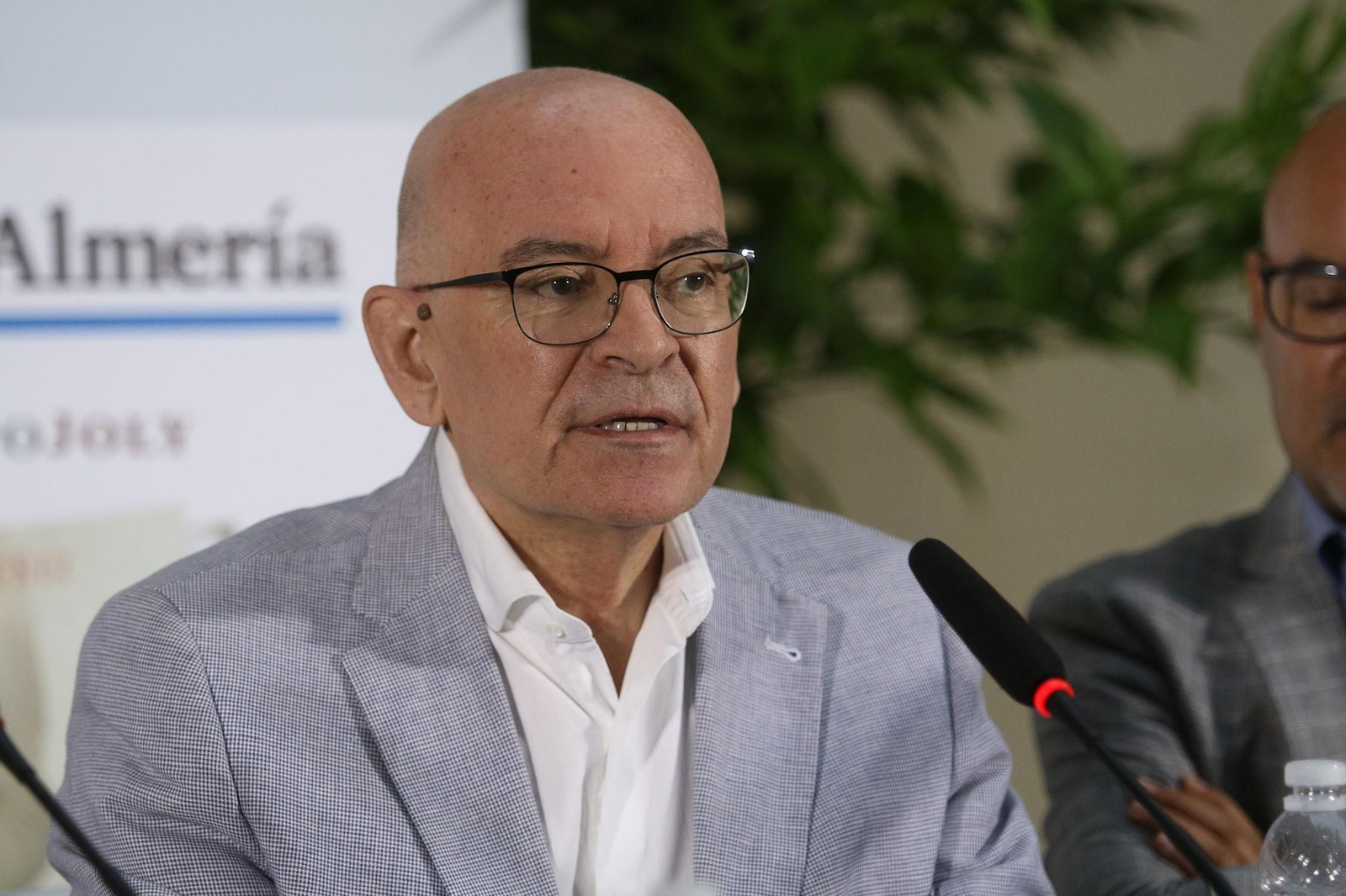 Antonio Galindo ha sido durante cuatro años el coordinador de 'Diario de los libros' de Diario de Almería.