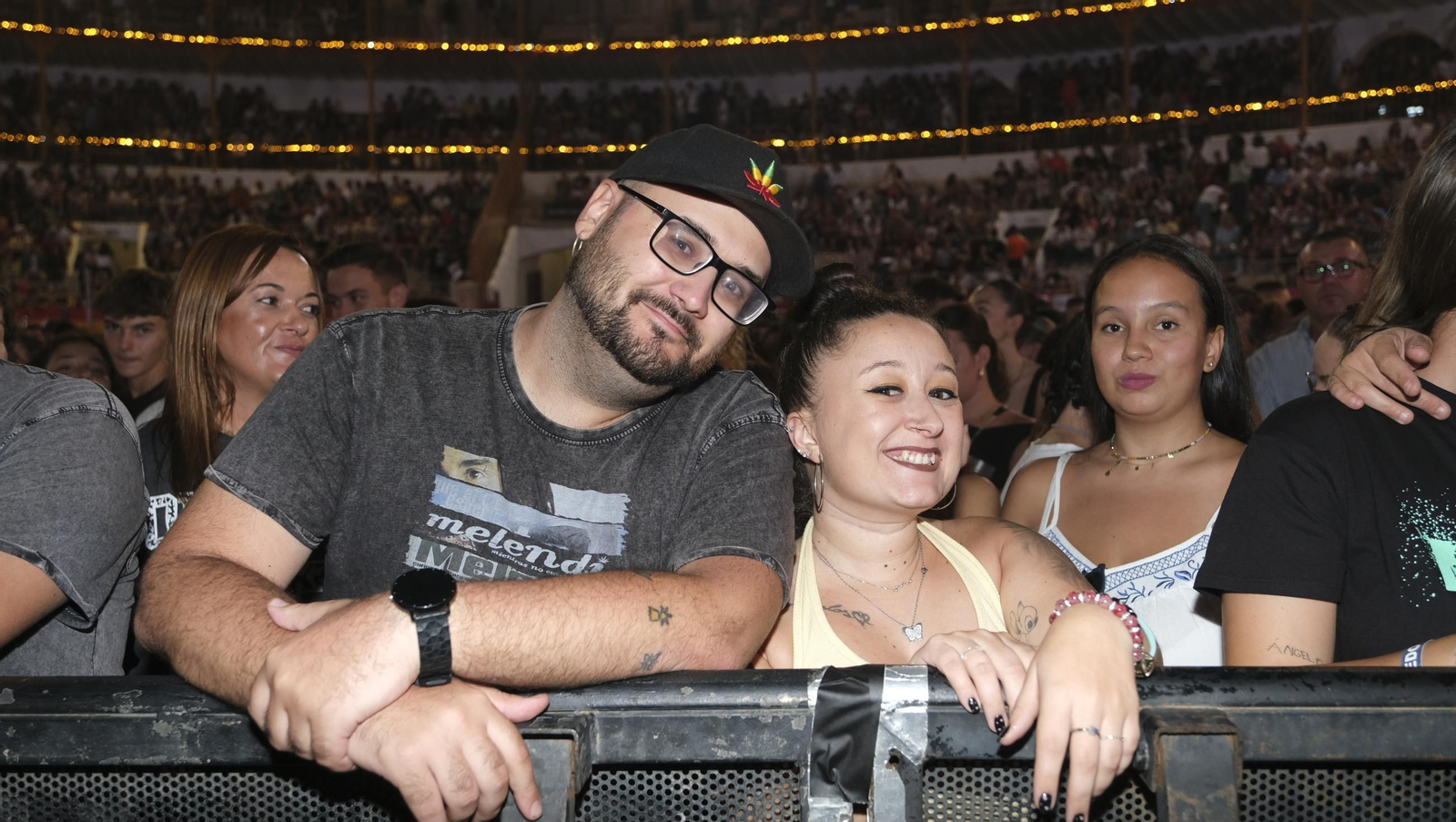 El concierto de Melendi llena de fans la Plaza de Toros de Almería, en imágenes