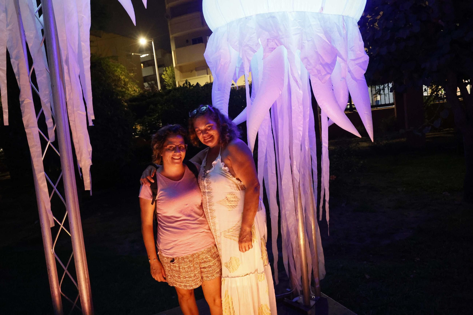 Fotos de los jardines mágicos de la Noche en Blanco de La Línea