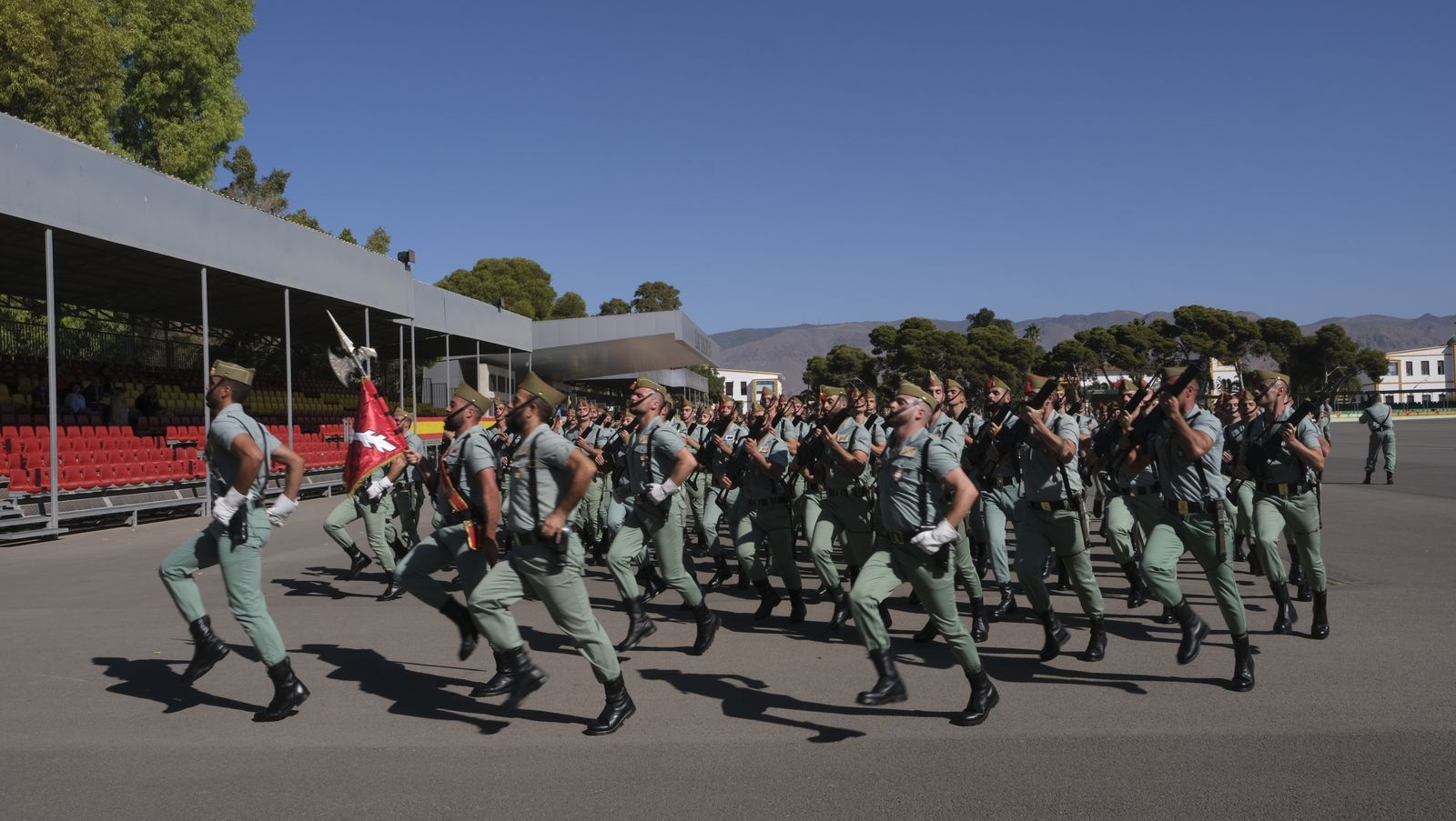 Imágenes de la visita de la Ministra de Defensa Margarita Robles a la Brigada Alfonso XIII de La Legión