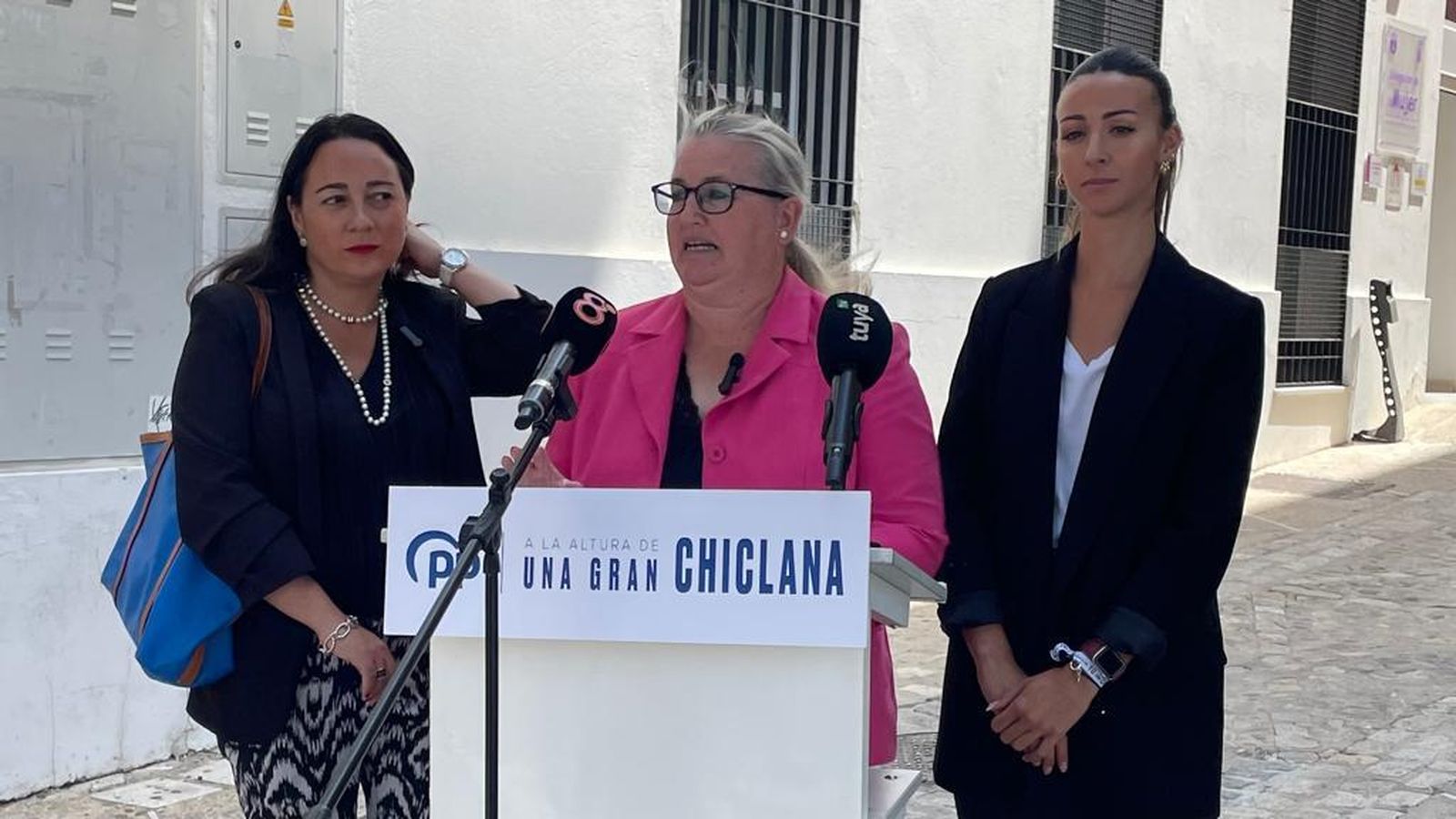 La concejala popular Carmen Baena, en rueda de prensa.