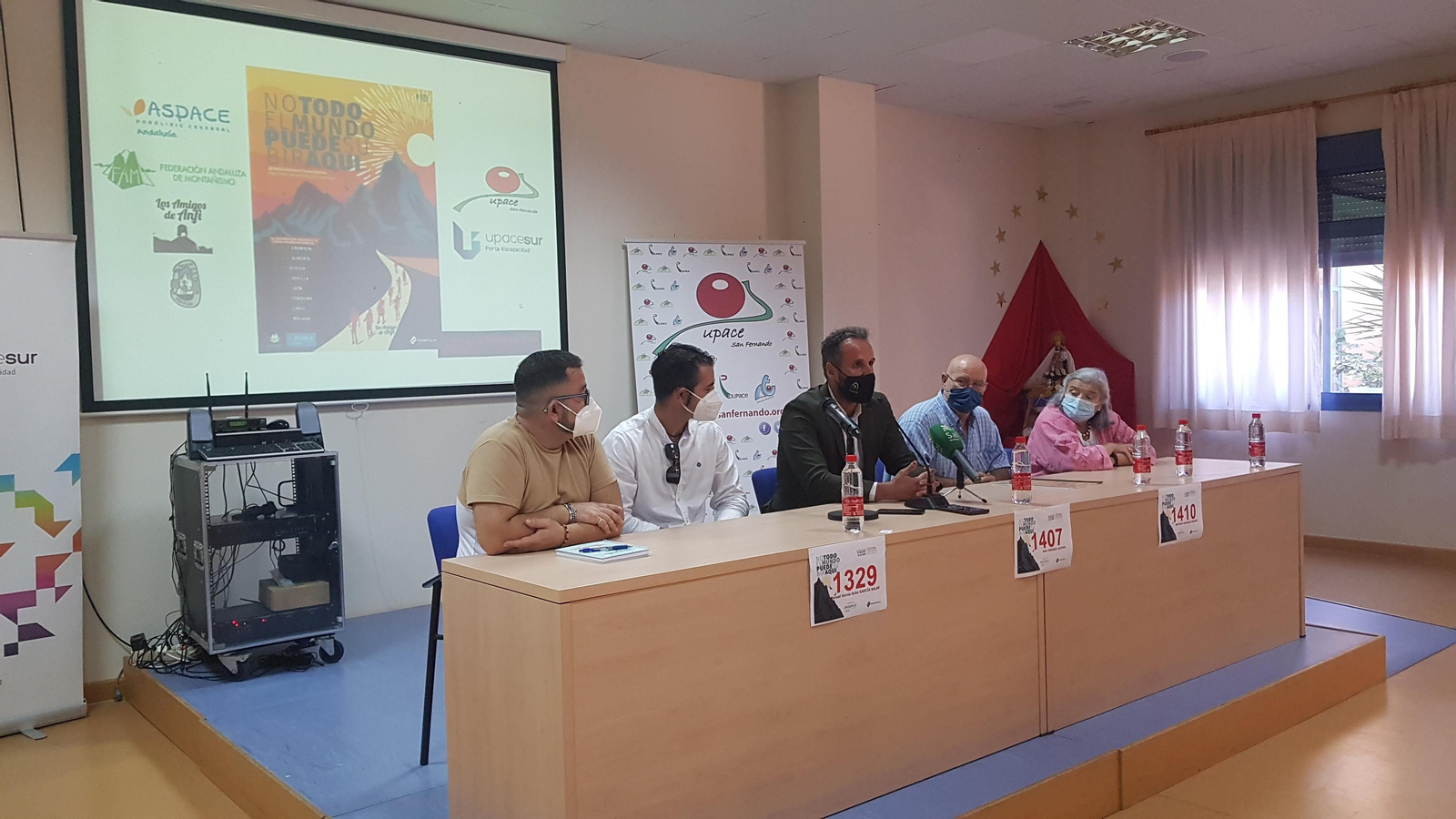 Presentación 'No todo el mundo puede subir aquí' en Upace San Fernando.