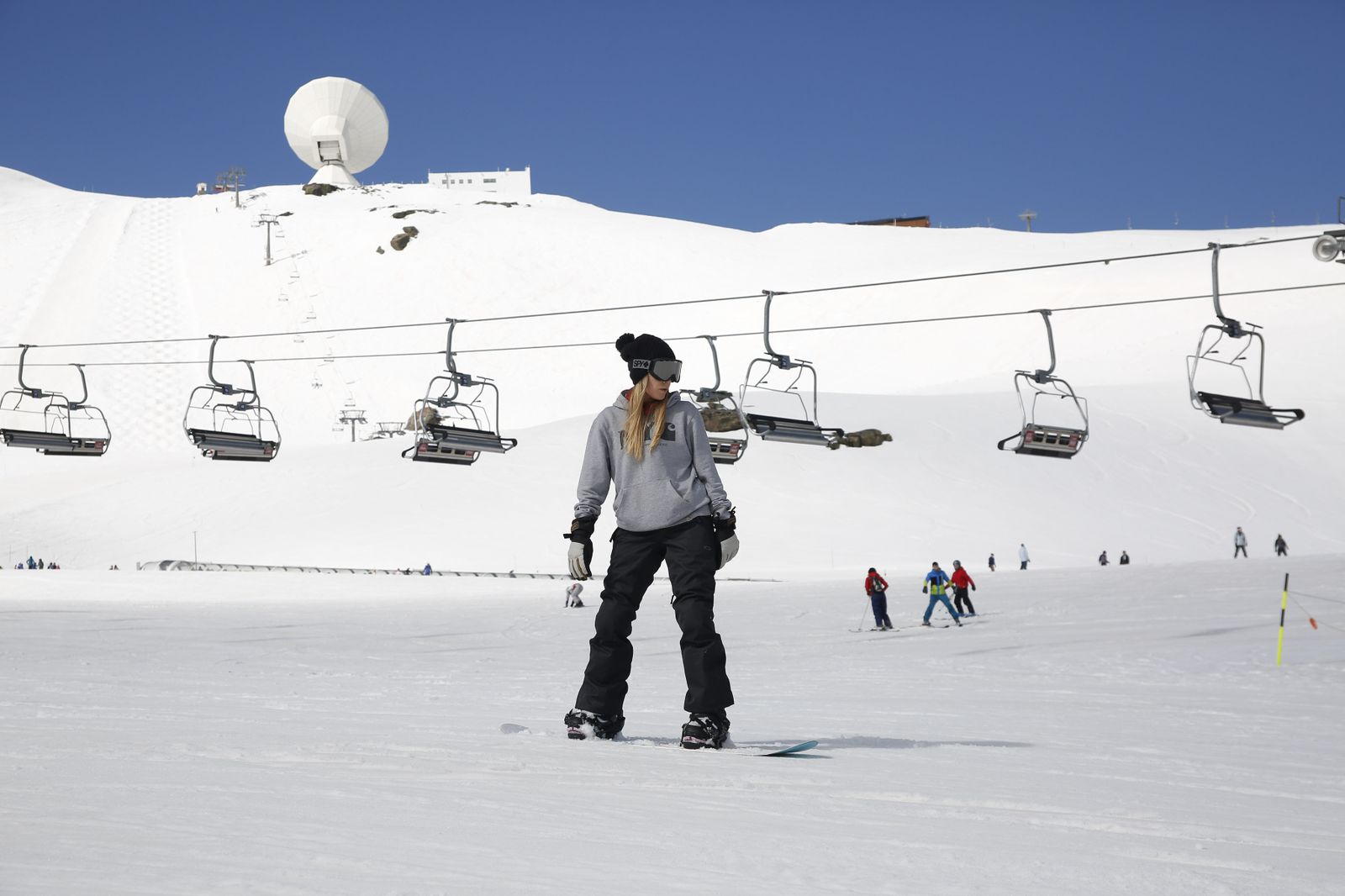 La consejera delegada de Cetursa (dcha.), la delegada del Gobierno y el delegado de Turismo, ayer.