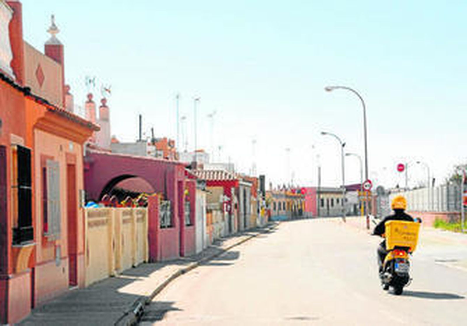 Fotografía de un tramo de Buen Pastor, en la barriada de La Almadraba.