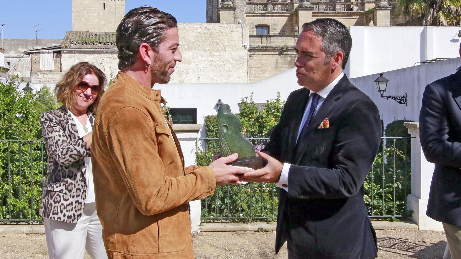 David Coria, recogiendo el premio de manos de Rafael Navas.