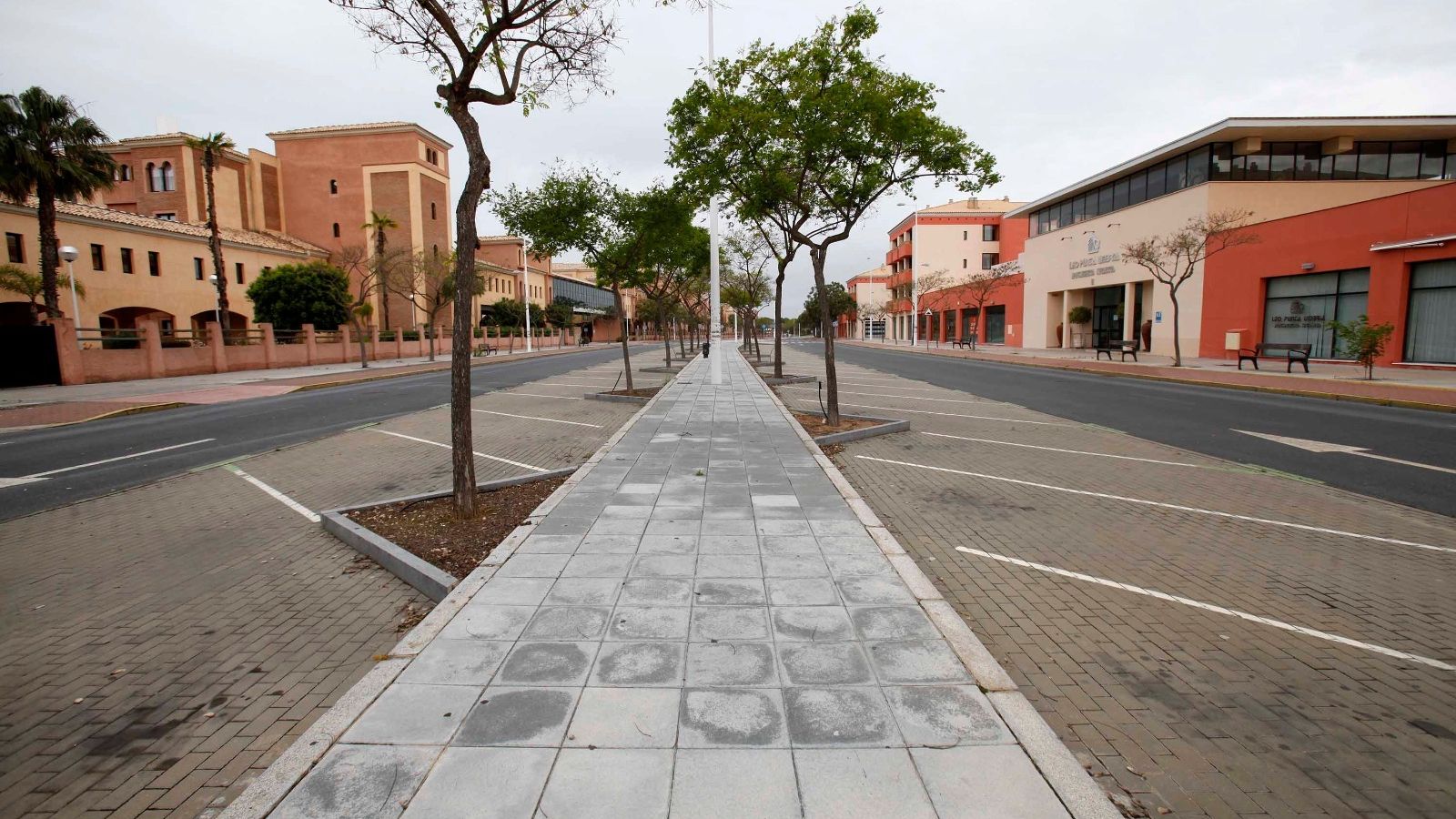 Imagen de una de las calles de Punta Umbría, uno de los municipios donde más se cumplen las medidas de confinamiento.