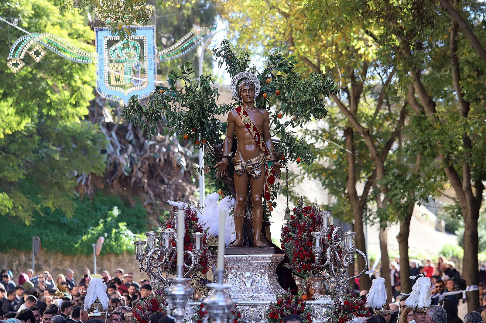 Imágenes de la procesión de San Sebastián en Huelva