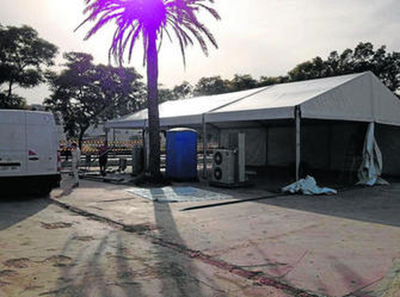 Carpa que se habilitó el martes para albergar parte de los actos de la inauguración del soterramiento.