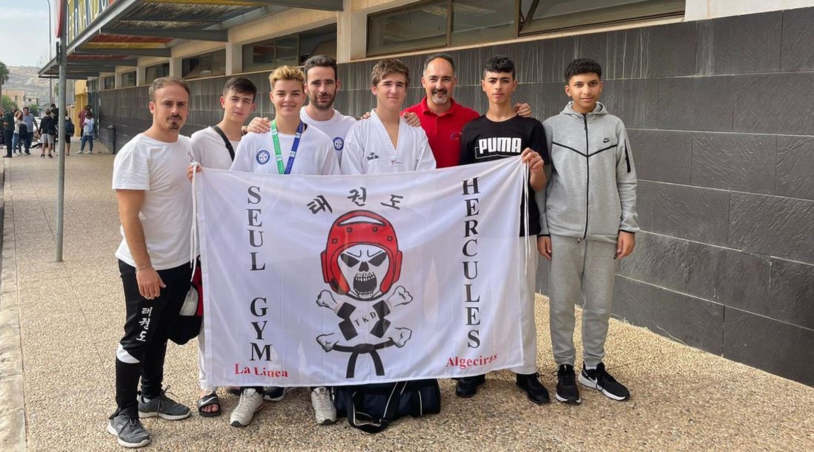 Los intergrantes del Seúl-Algeciras, en la Supercopa