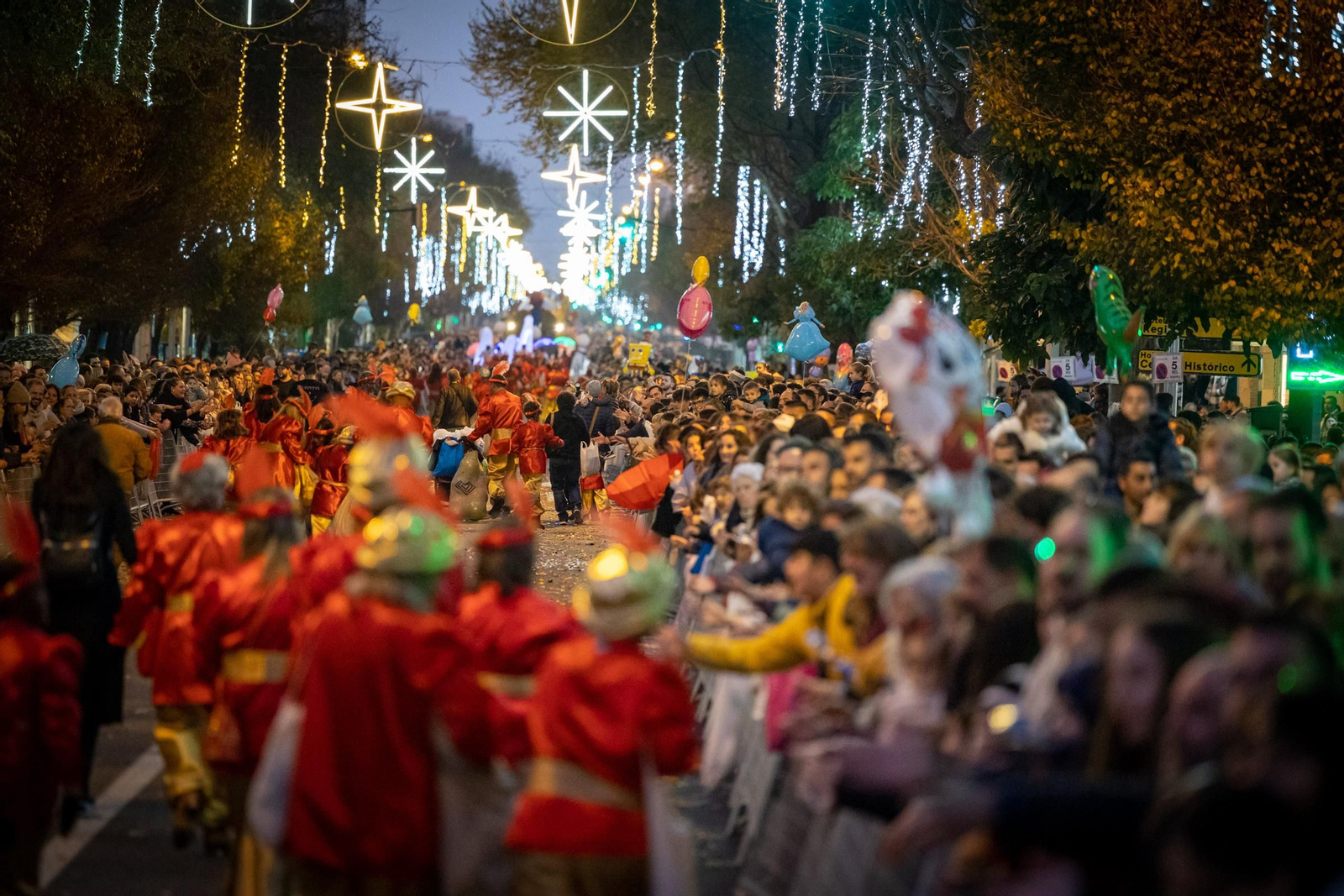 Todas las imágenes de la cabalgata de los Reyes Magos en Cádiz