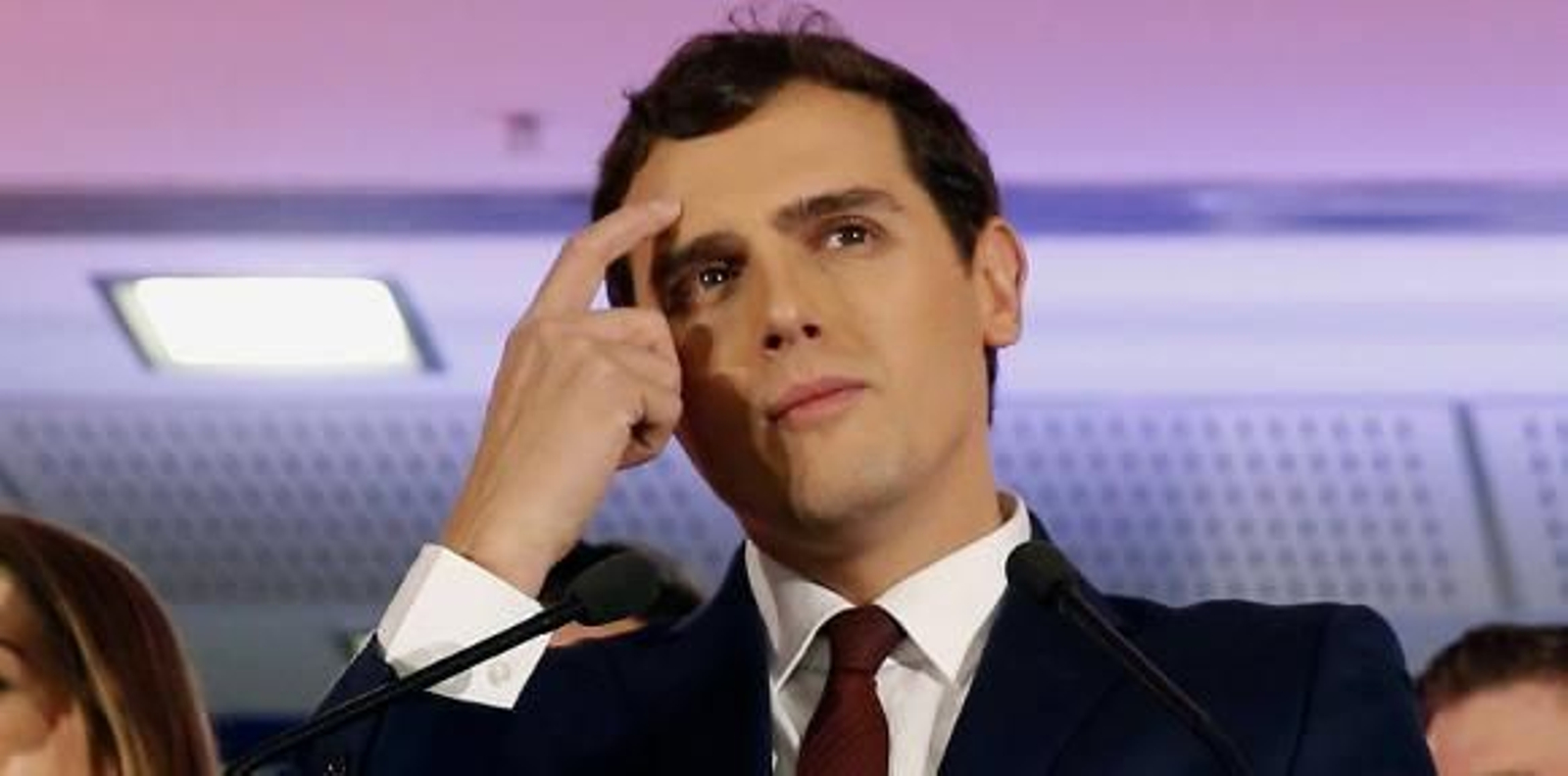 Rivera: "Que Rajoy y Sánchez piensen en las reformas que necesita España y menos en ellos"