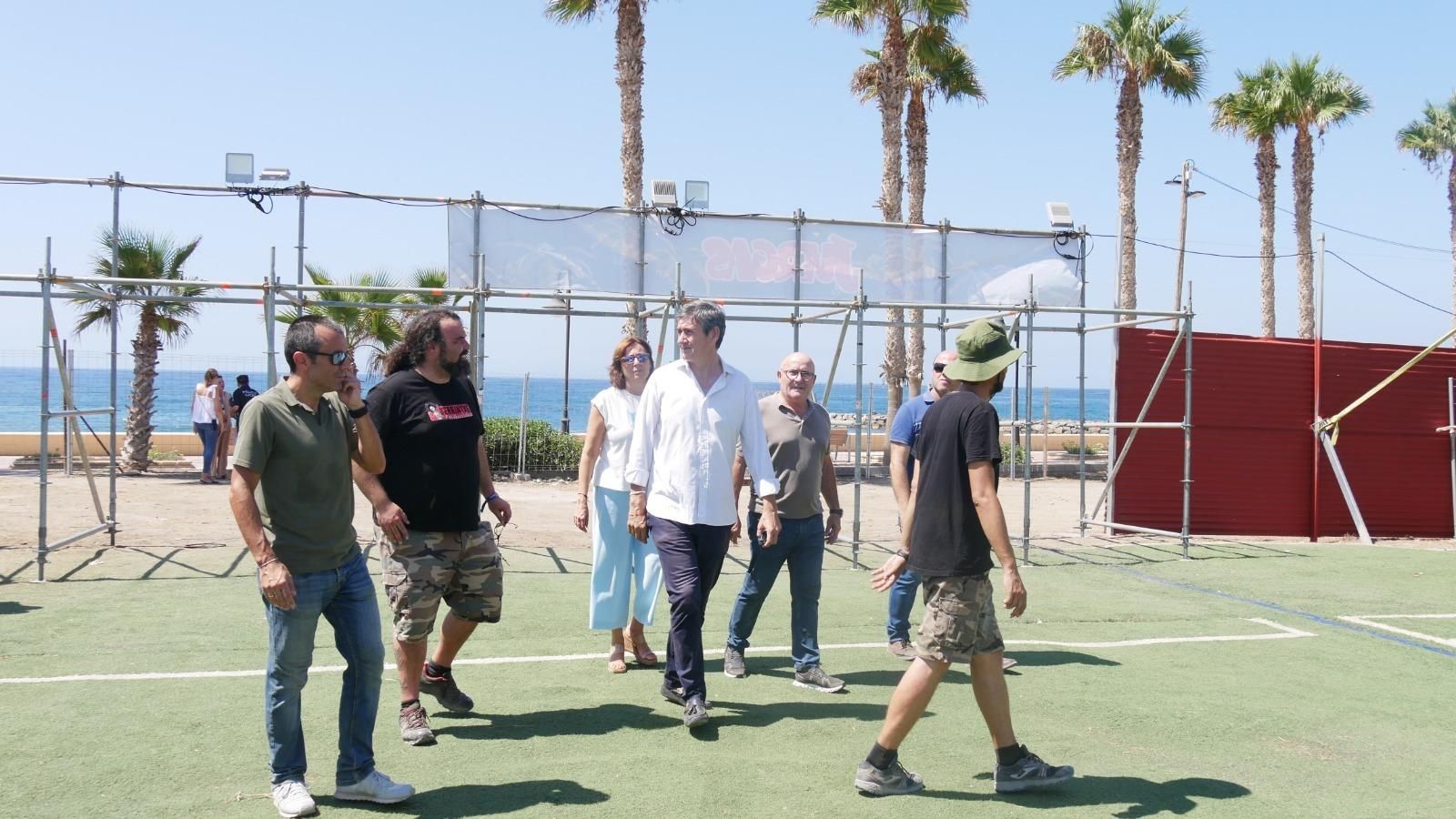 Responsables municipales y de la productora han revisado que todo esté en perfectas condiciones.