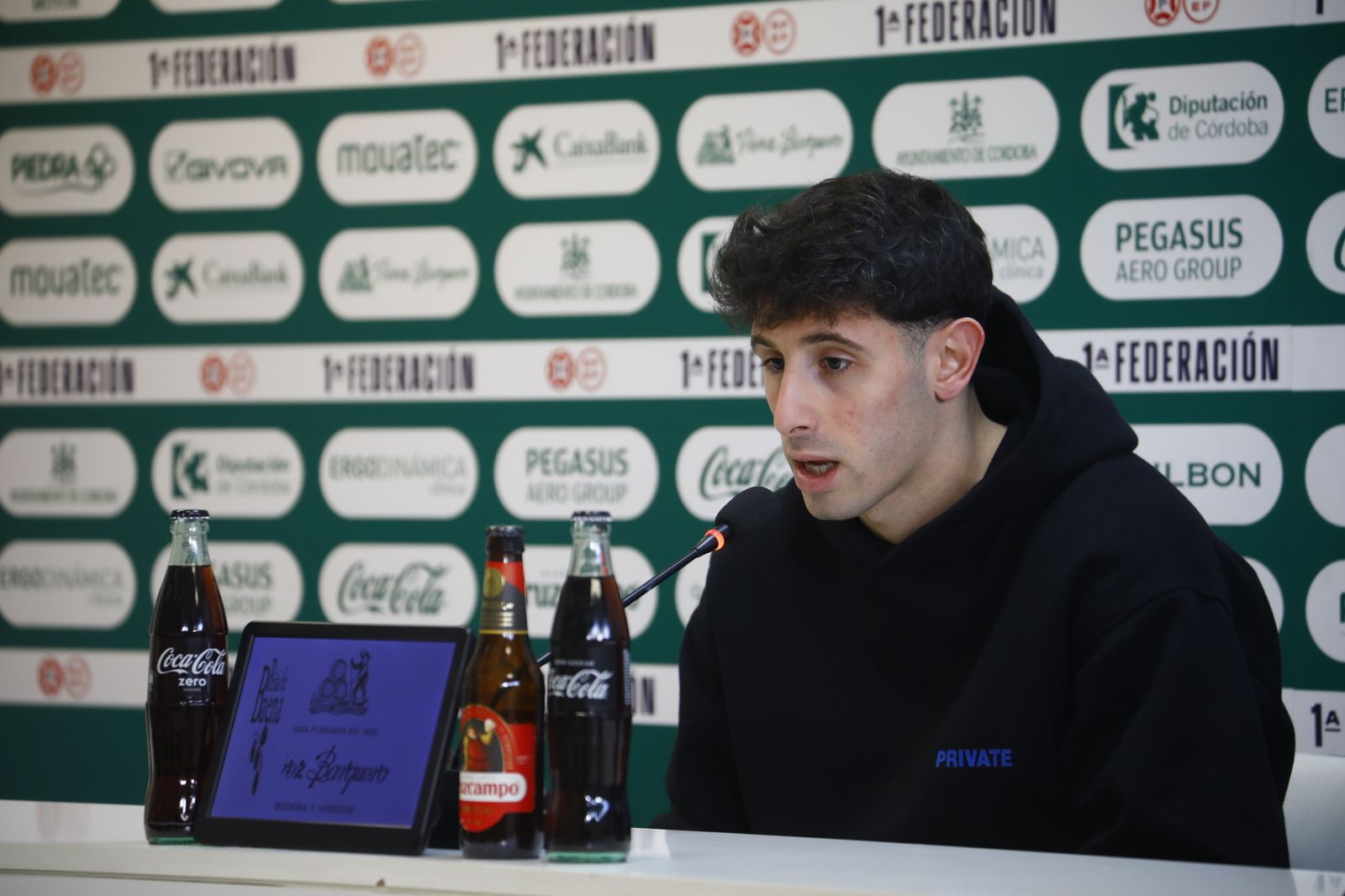 La presentación de Marco Camus en el Córdoba CF, en imágenes