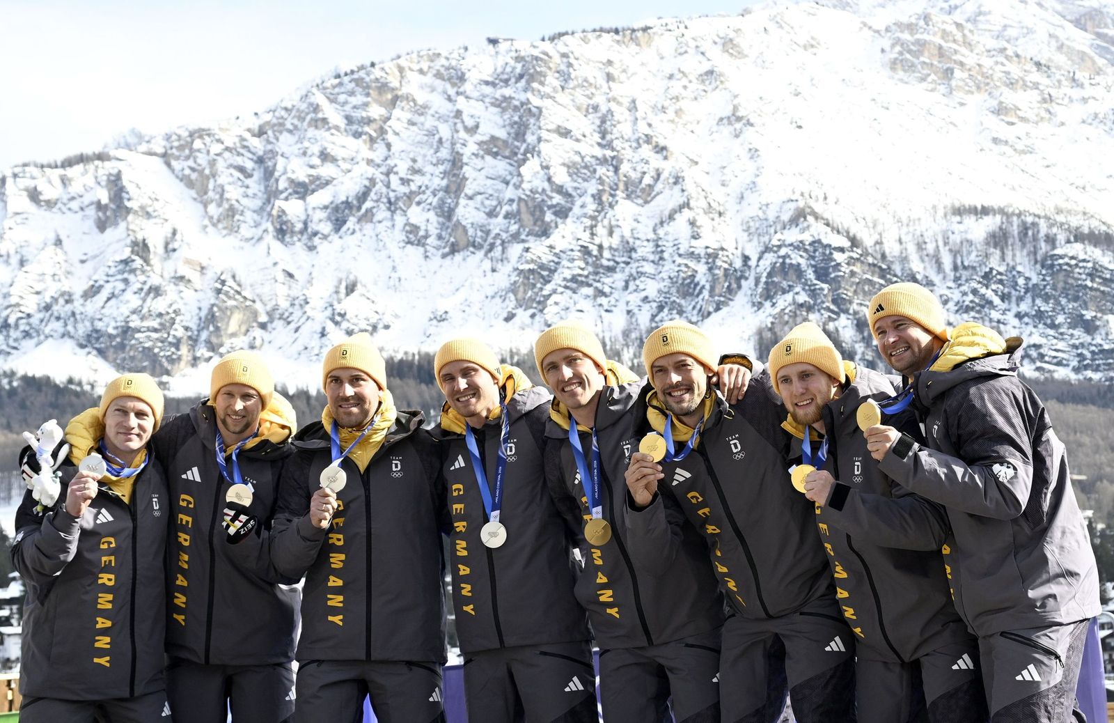 Las mejores fotos de los Juegos Olímpicos de invierno Milán Cortina d'Ampezzo 2026 | Ceremonia de clausura y jornada 17 y última