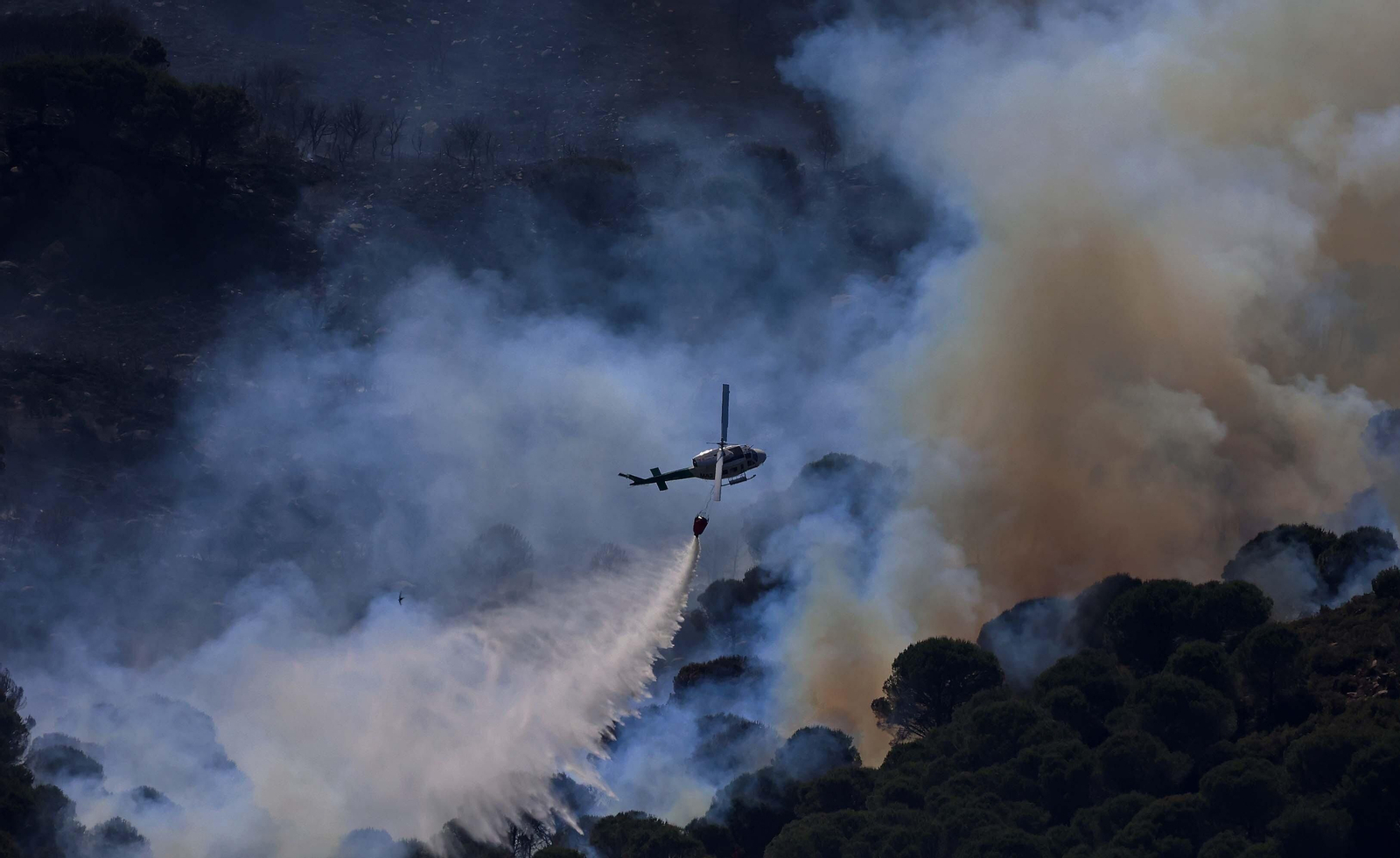 Imágenes del incendio de monte La Peña en Tarifa Imágenes del incendio de monte La Peña en Tarifa