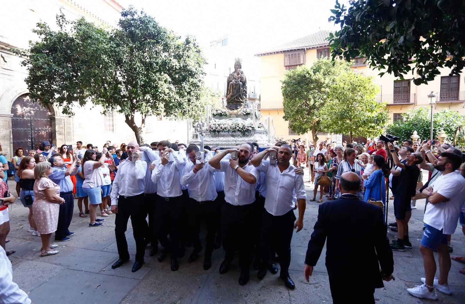 El traslado de la Virgen de la Victoria a la Catedral, en fotos