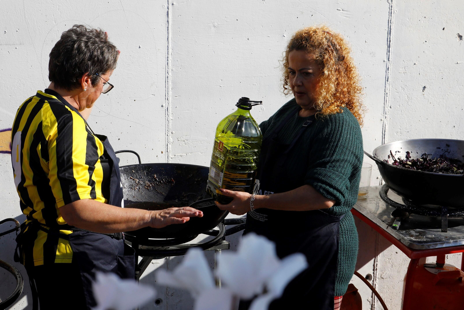 Así ha sido el perol gourmet celebrado en Las Palmeras de Córdoba, en imágenes