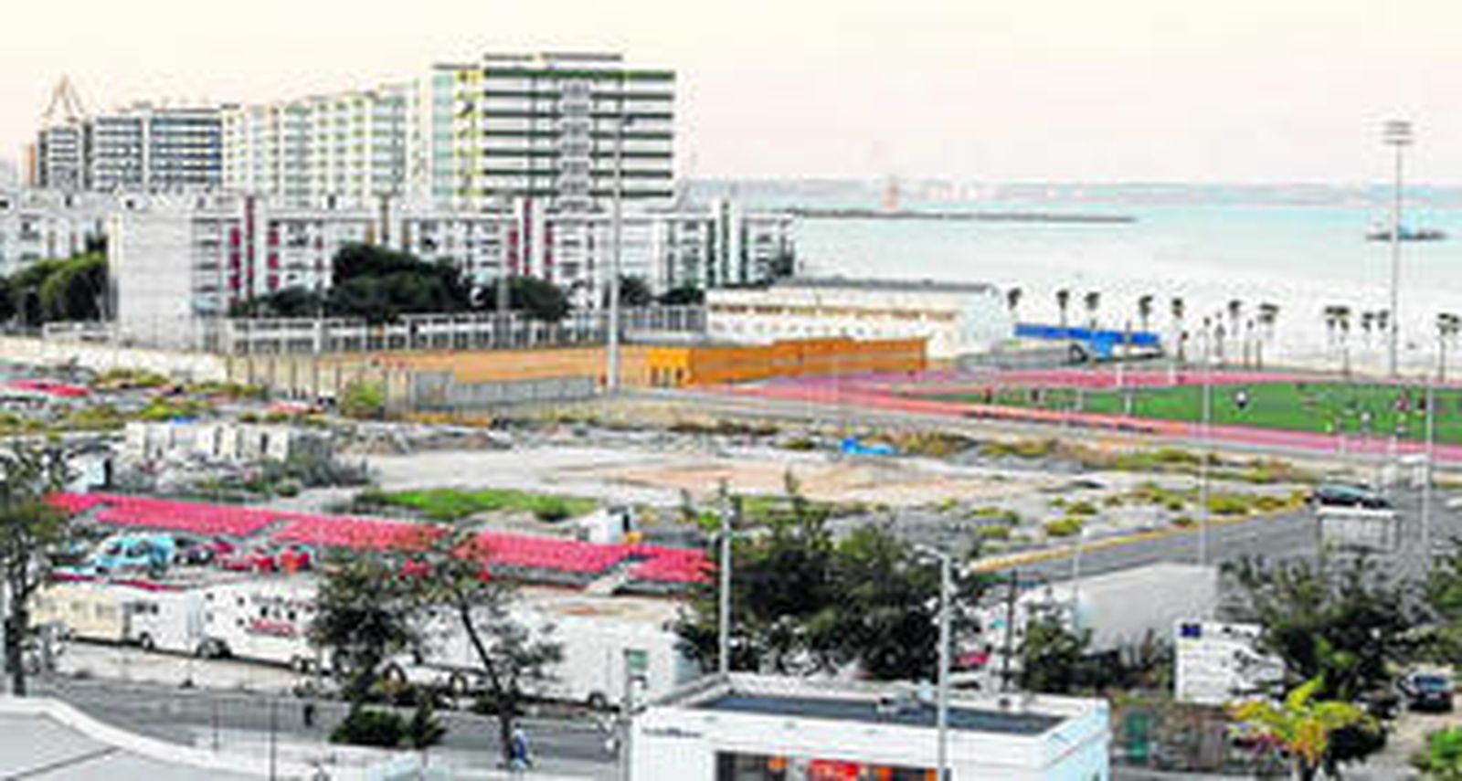 Panorámica del solar donde en un futuro se alzará el nuevo Hospital Regional de Cádiz.