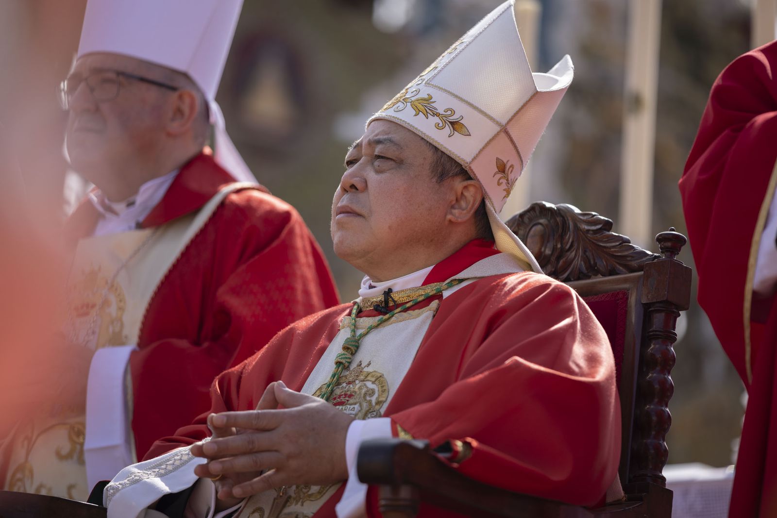 El Rocio 2023: Imágenes de la misa Pontifical del Domingo de Pentecostés