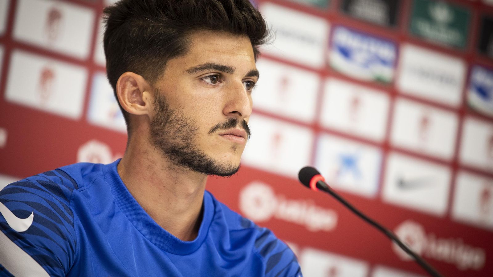 El lateral gaditano espera que su equipo logre pronto la primera victoria.