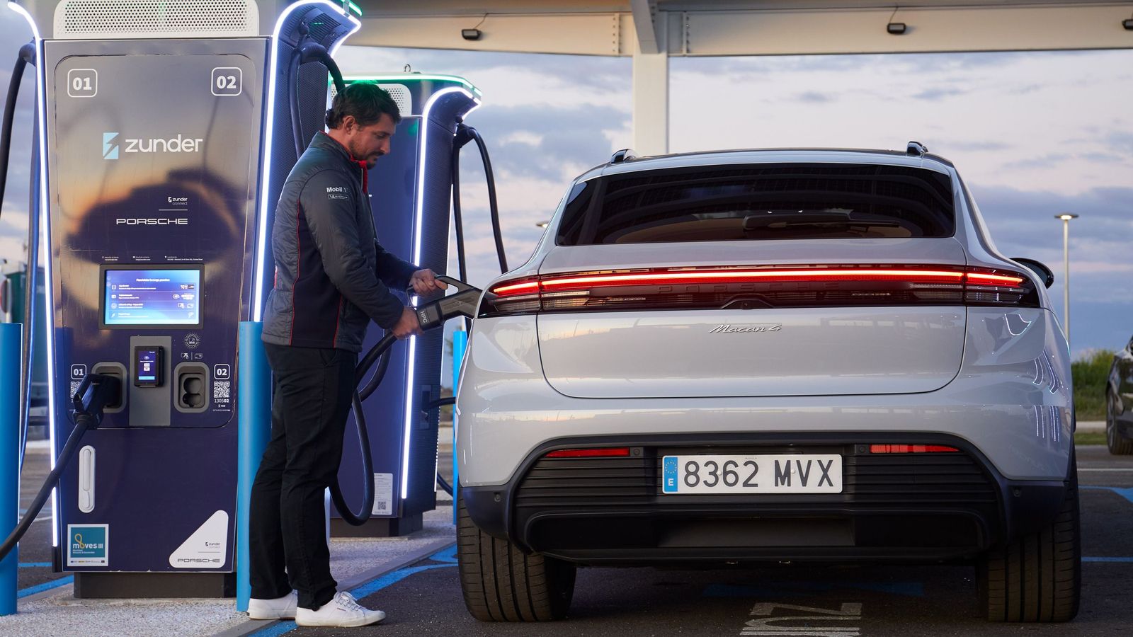 España avanza en puntos de carga de acceso público. A la cabeza está Castilla y León. En cuanto a la red de carga rápida nuestro país ya supera largamente los 5.000 puntos: son un 10 por ciento del total.