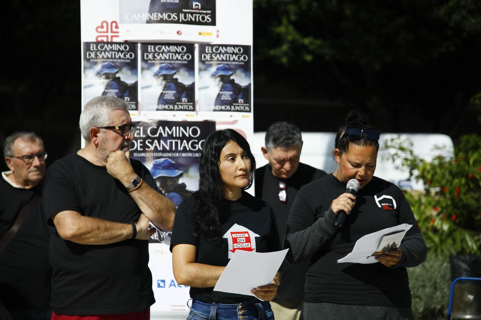 Imágenes de la campaña "Camino de Santiago" para celebrar el día de las personas sin hogar en Almería