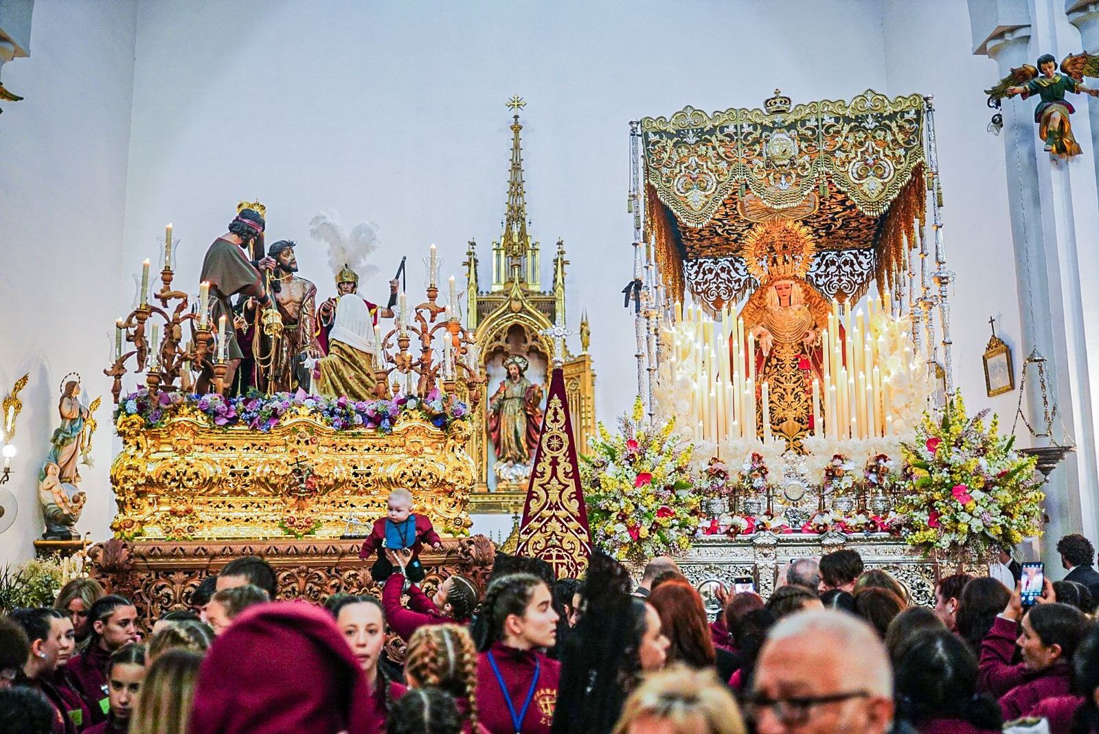 Fotos: Desolación bajo la lluvia en el Zaidín:  Trabajo y Luz suspende su estación de penitencia
