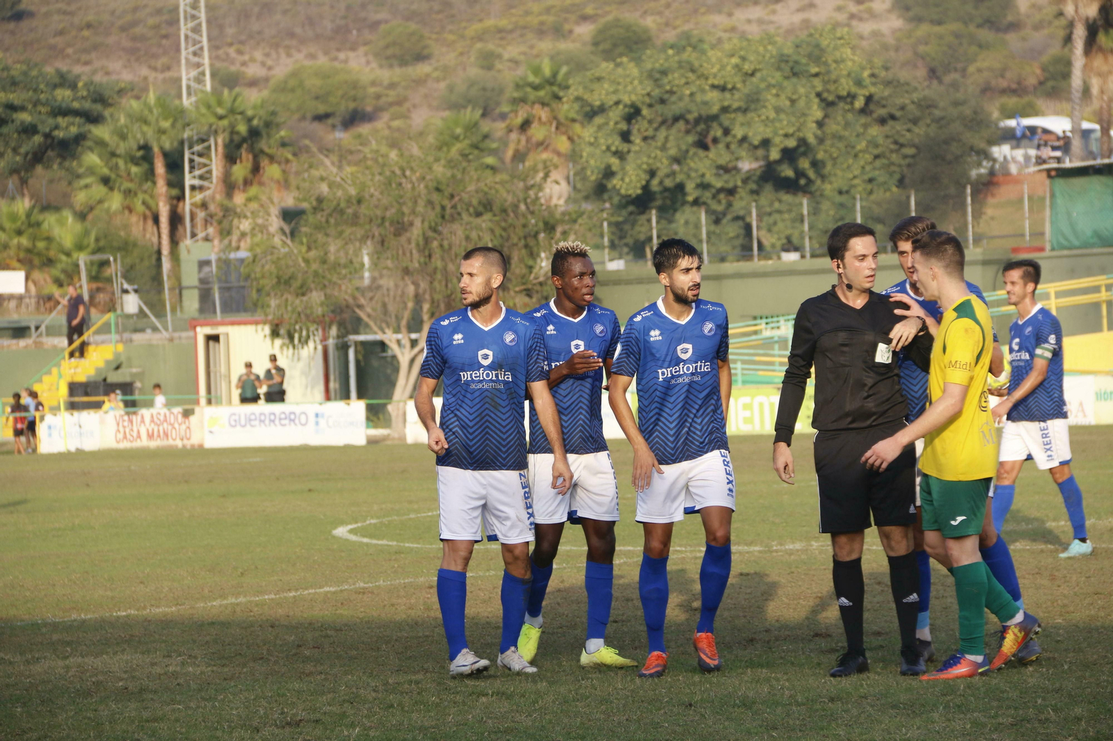 Ikwu sólo ha jugado un partido de tituar, en Los Barios, y fue expulsado.