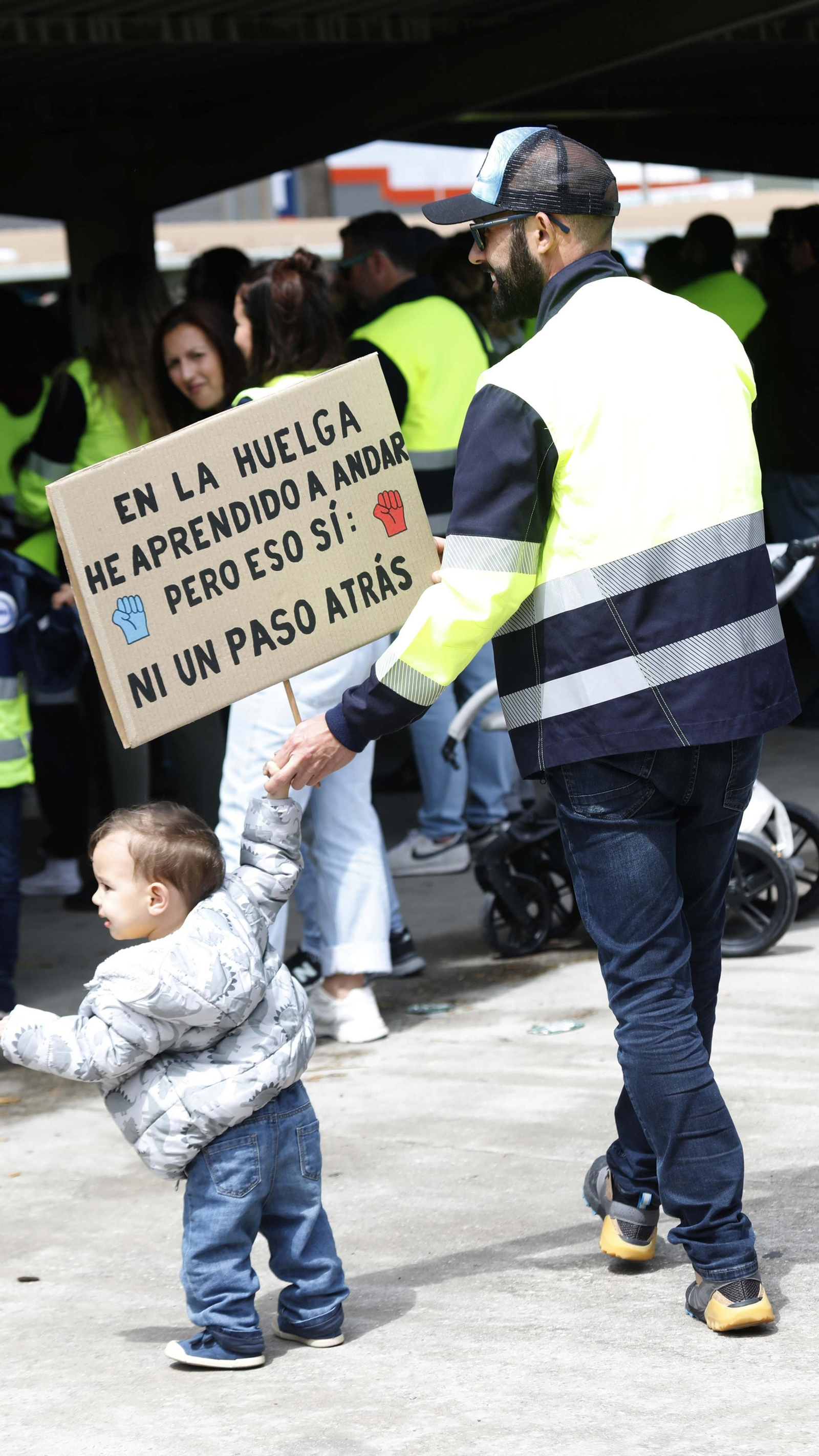 Fotos de la concentración de Acerinox por el Primero de Mayo Fotos de la concentración de Acerinox por el Primero de Mayo