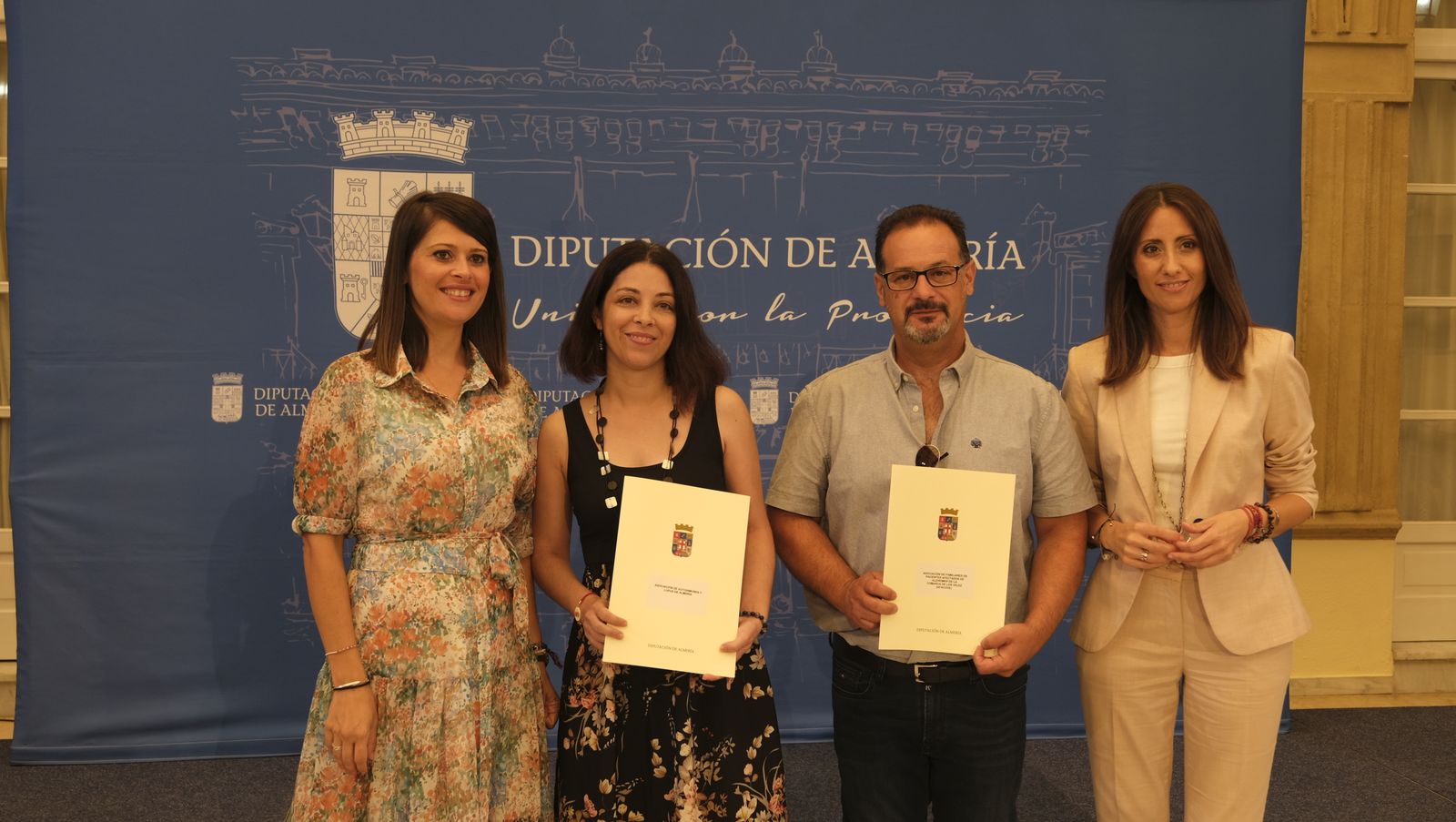 Entrega de ayudas a colectivos sociales en la Diputación de Almería