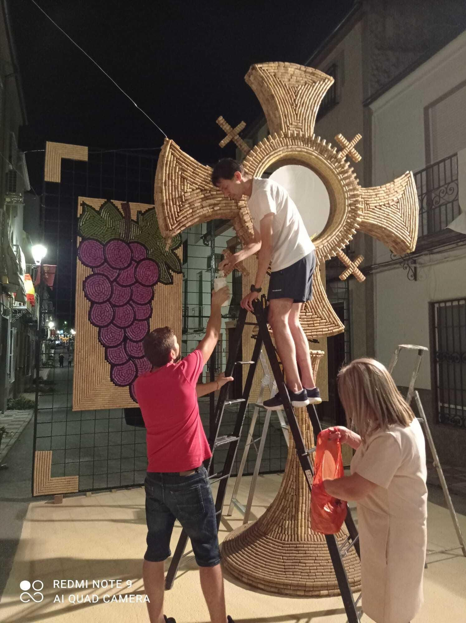 Montaje de uno de los altares en pasadas ediciones.