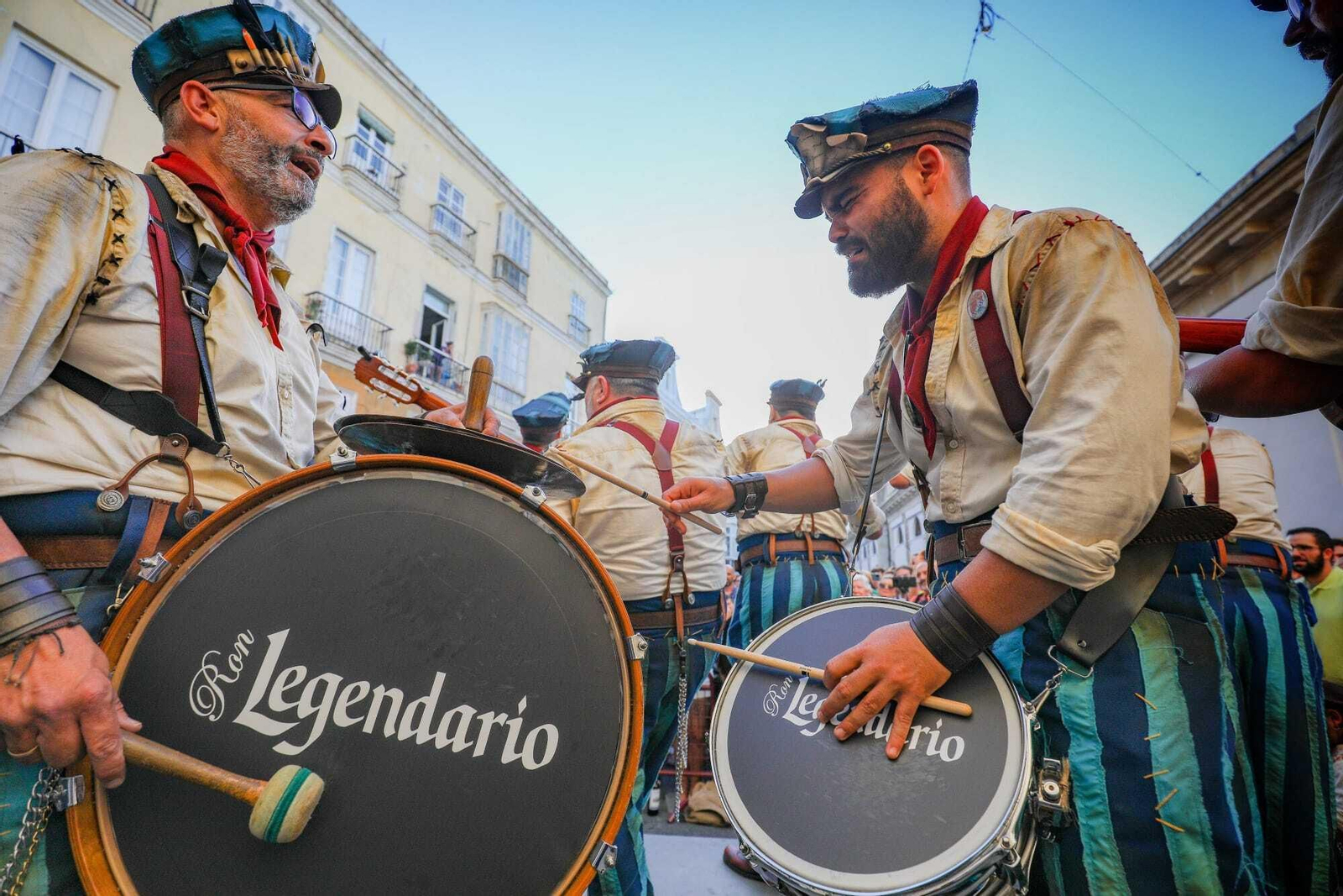 Las mejores imágenes del sábado de Carnaval en Cádiz