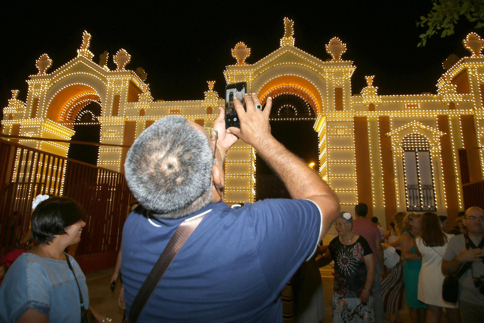 Portada de Feria en la entrada principal del recinto ferial de la Vega de Acá