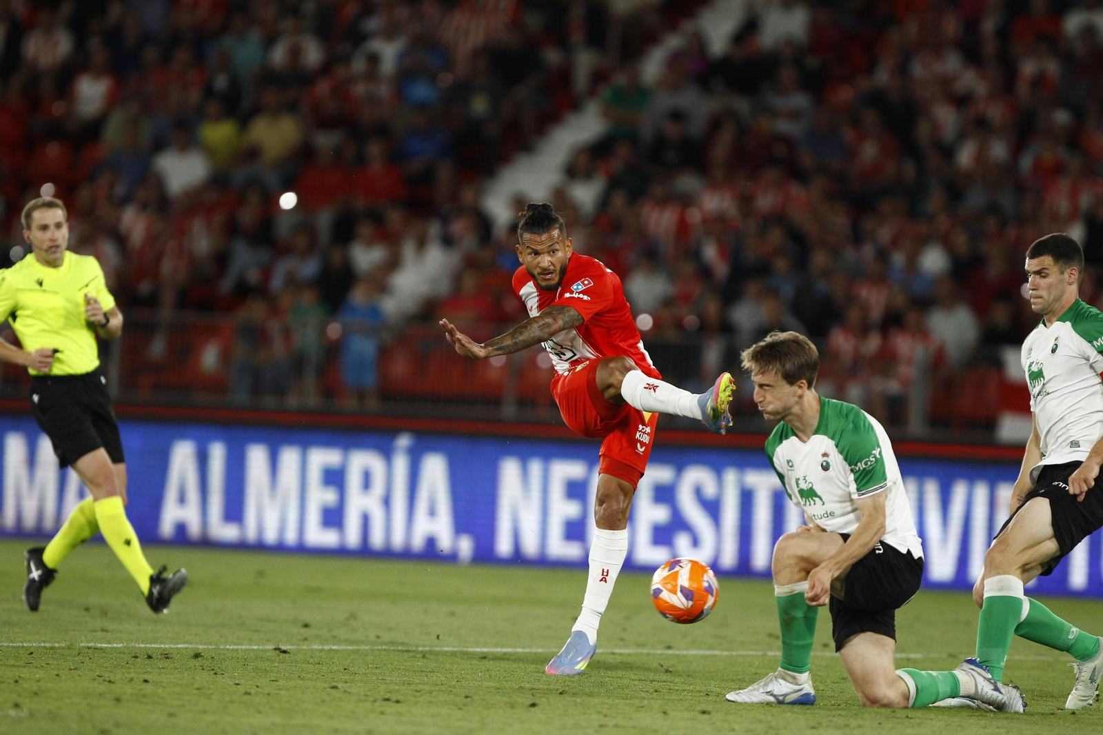 U.D. Almería-Racing de Santander, en imágenes