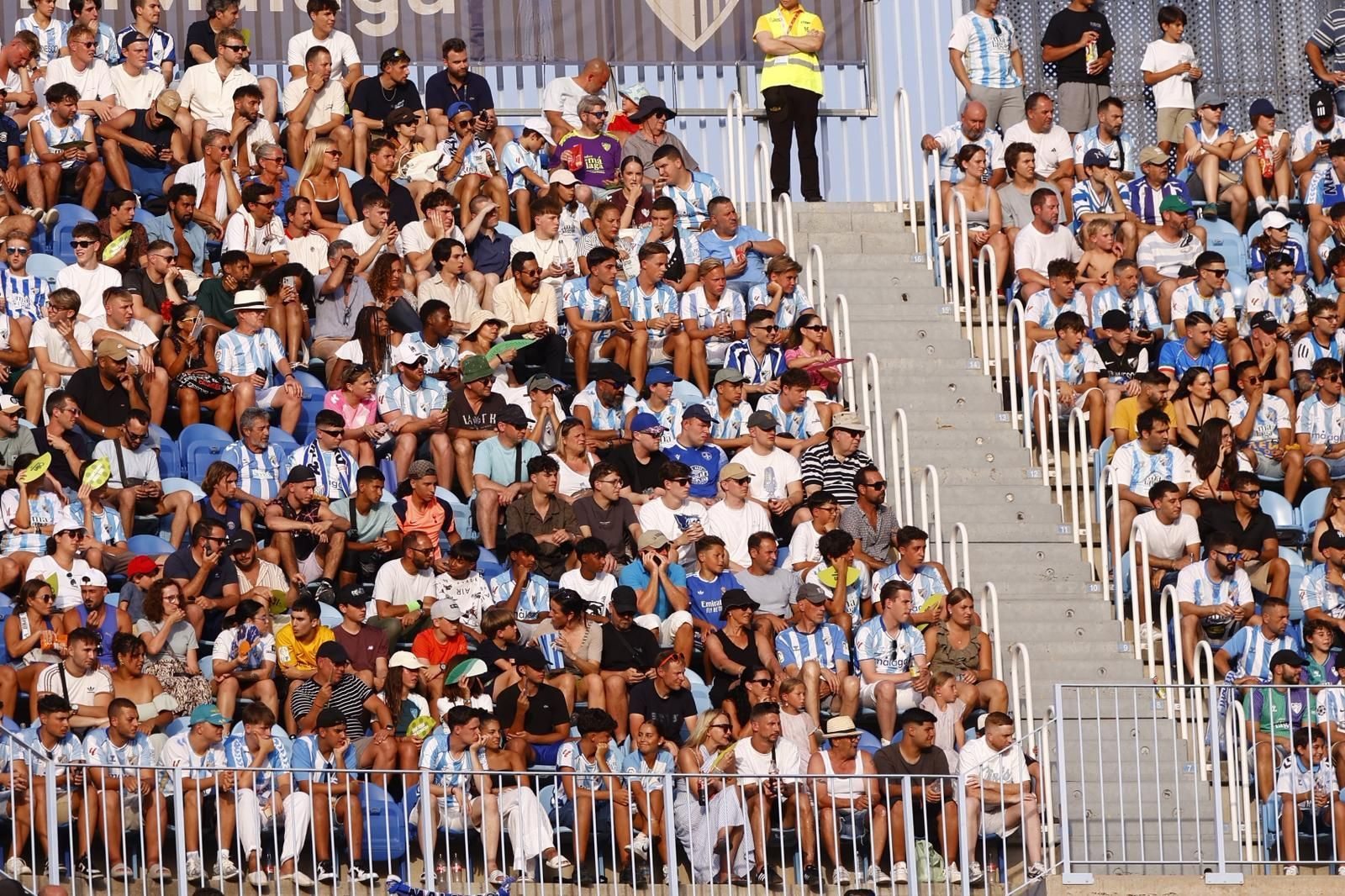 Búscate en las gradas de La Rosaleda en el Málaga CF-Eibar