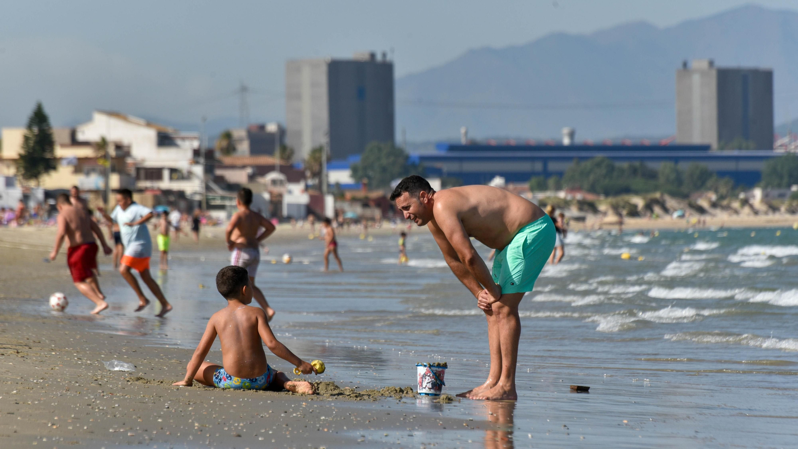 Las fotos de una tarde sol y playa en Algeciras