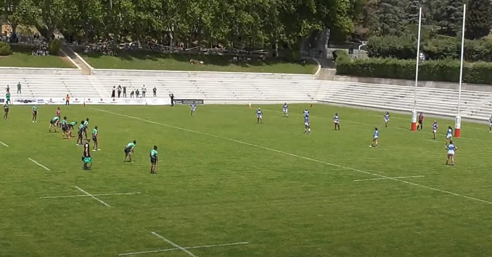 Lea Ducher patea el golpe de castigo que colocó el 15-20 en el marcador.