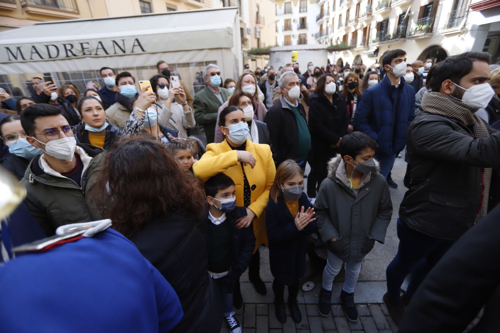 Imágenes del ambiente en la procesión de San Sebastián en Huelva