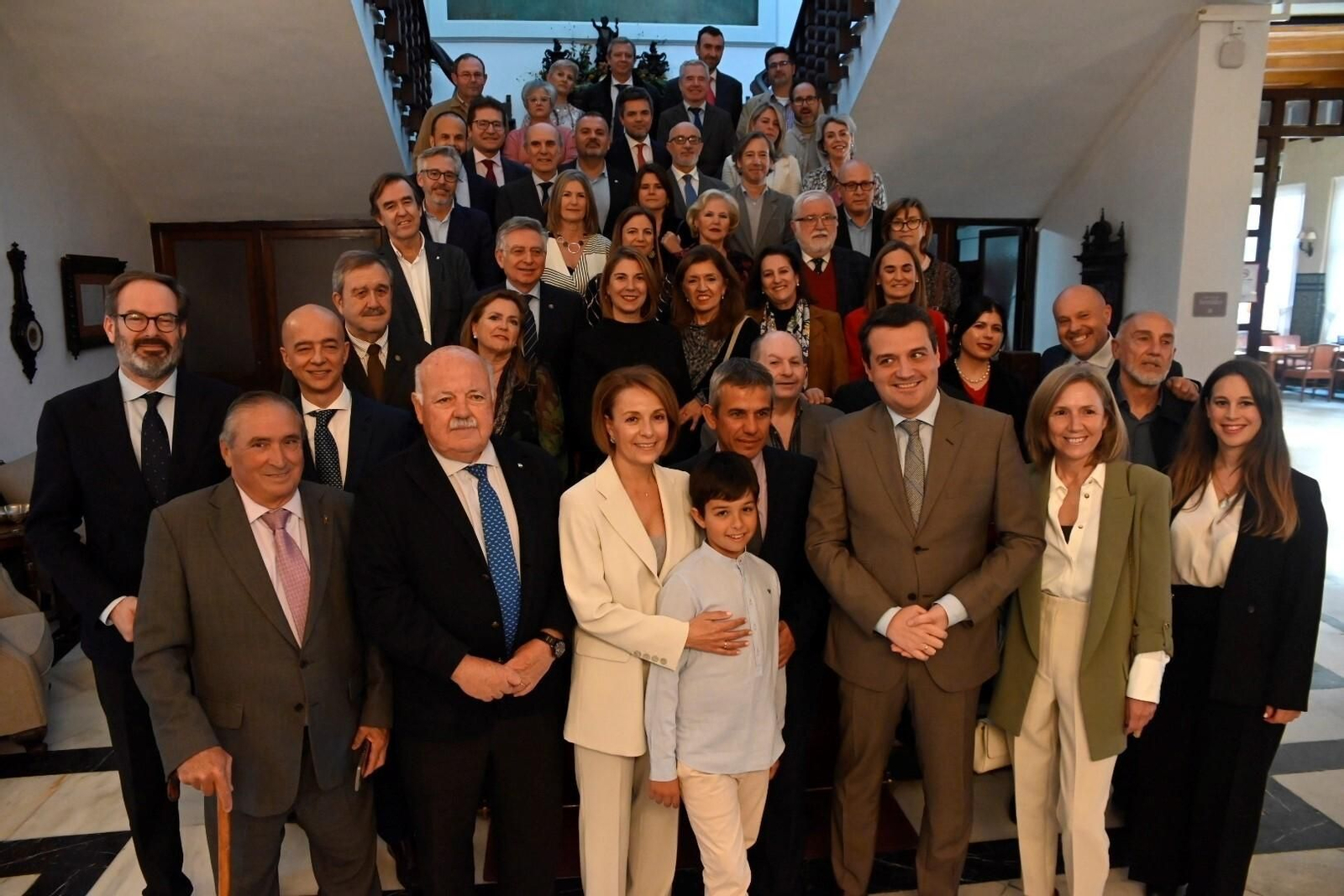 La despedida a la actual gerente del SAS, Valle García, como directora del Hospital Reina Sofía, en imágenes