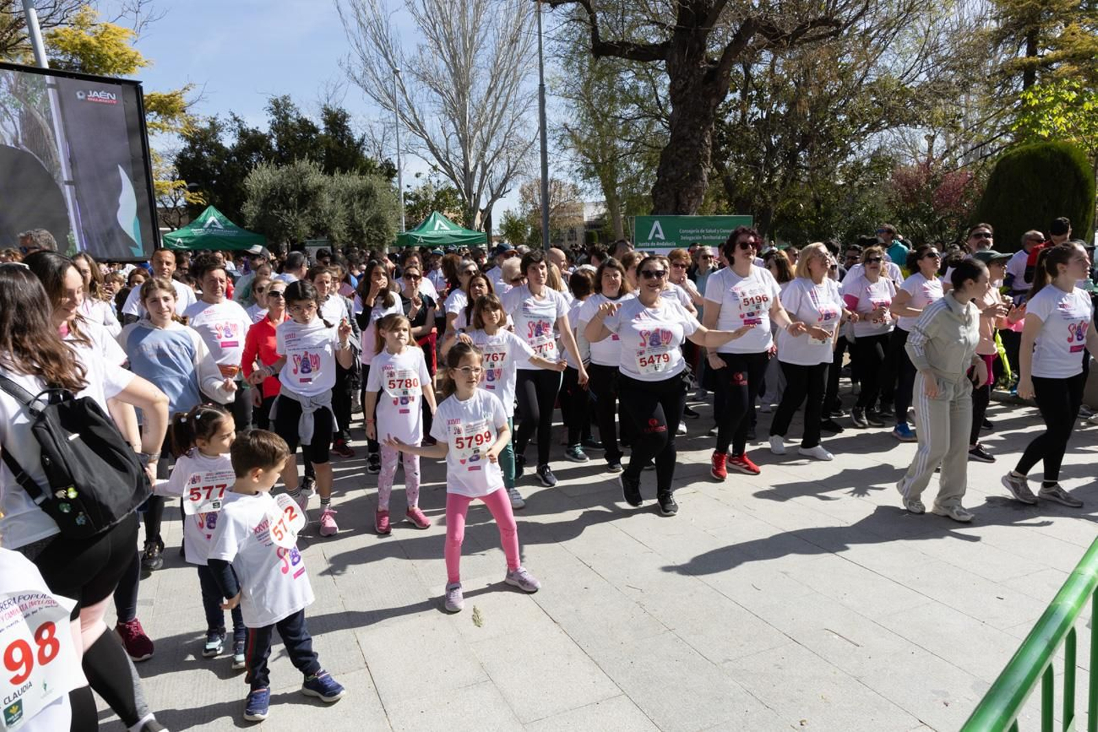 Más de 2.100 participantes corren  para promover la salud en Jaén, en imágenes (2)