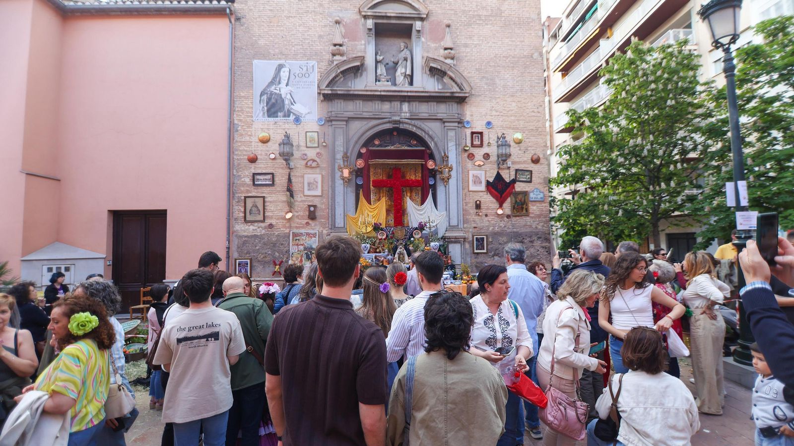 Encuéntrate en la mejores fotos del Día de la Cruz de Granada