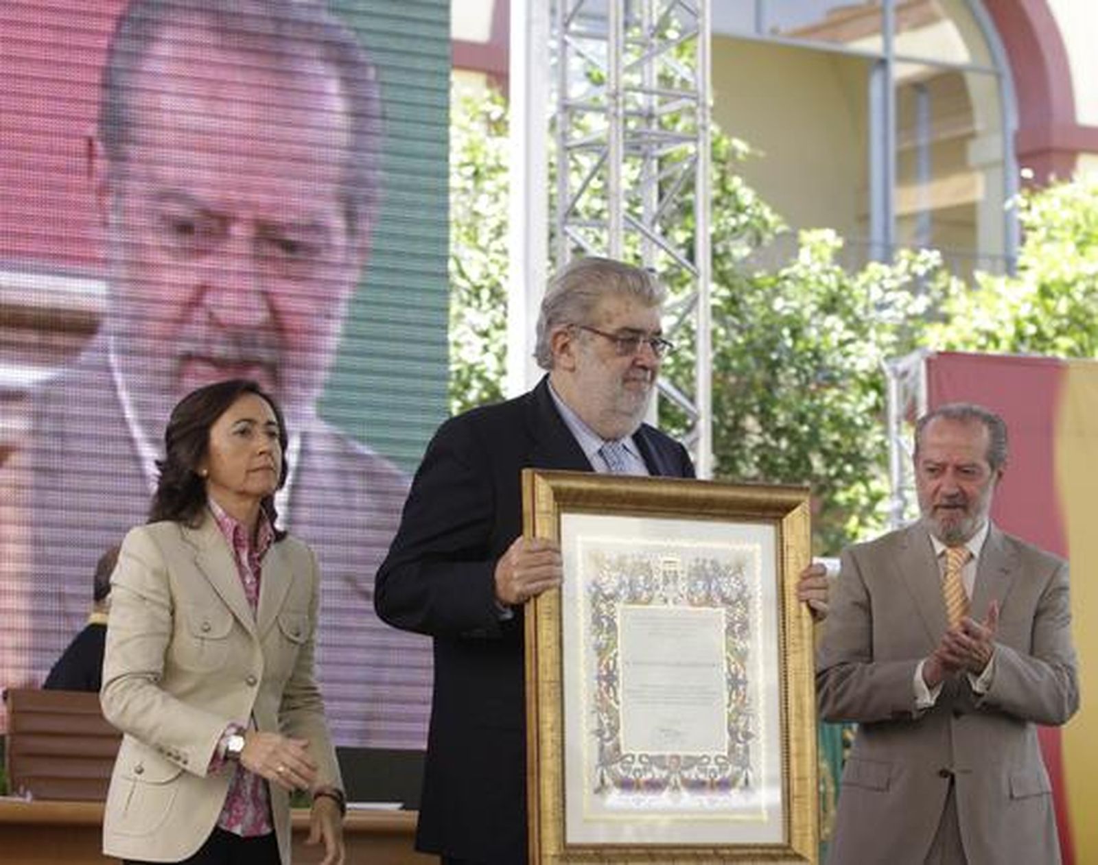 José Manuel Lara, marqúes de El Pedroso, fue nombrado Hijo Predilecto de la Provincia a título póstumo por su importante labor en el mundo editorial. 

Foto: Belen Vargas