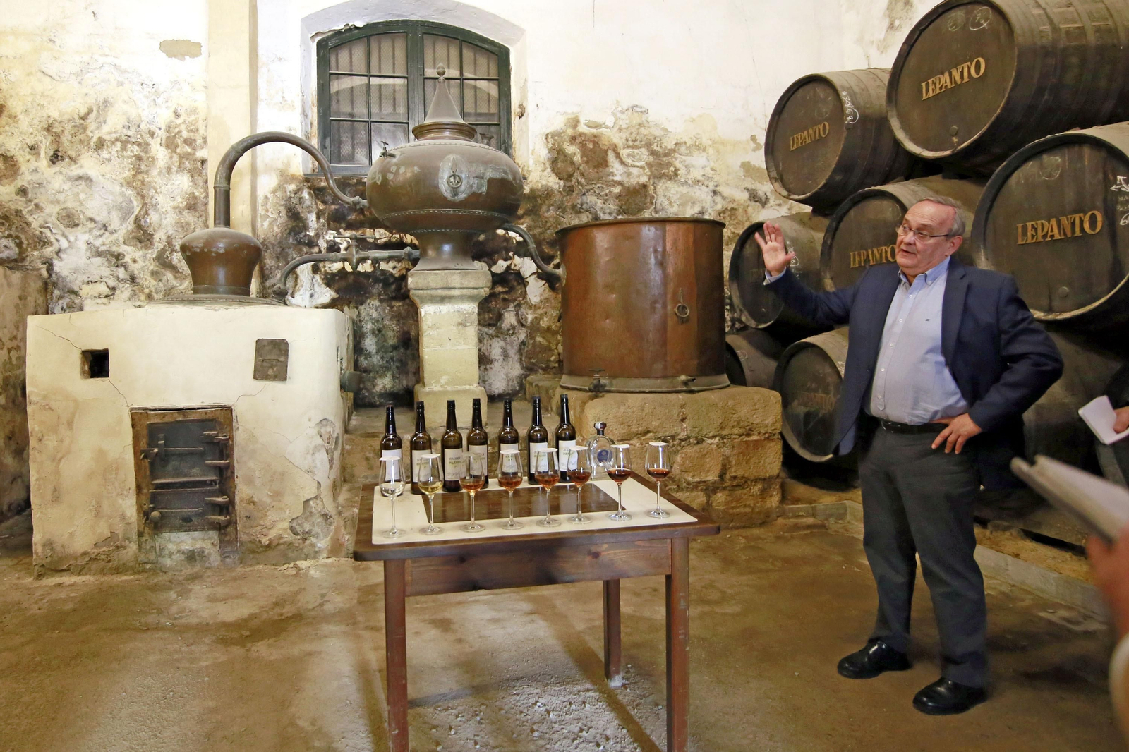 Inicio de la destilación del brandy Lepanto