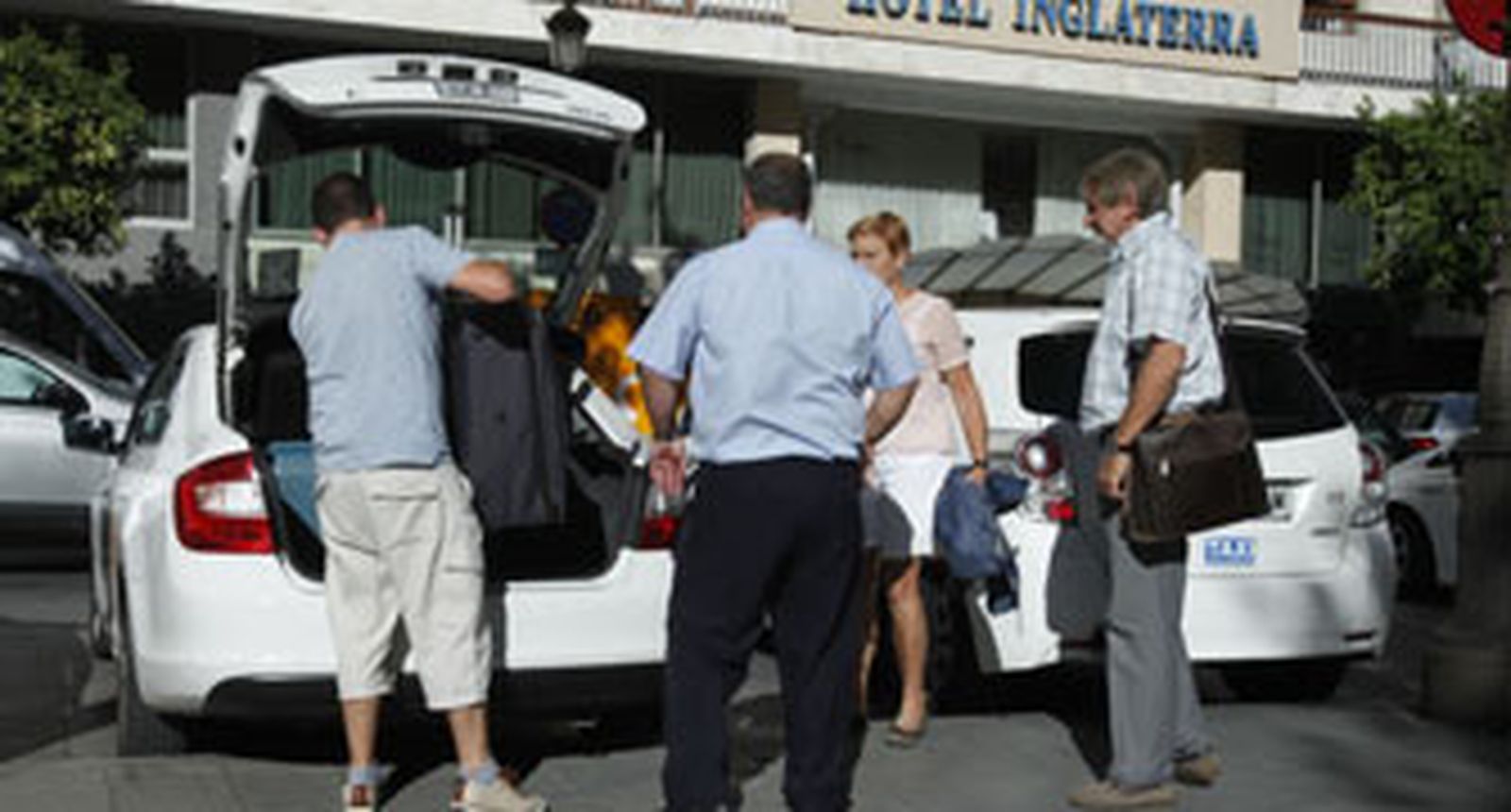 Taxistas piratas: Una lacra sin solución