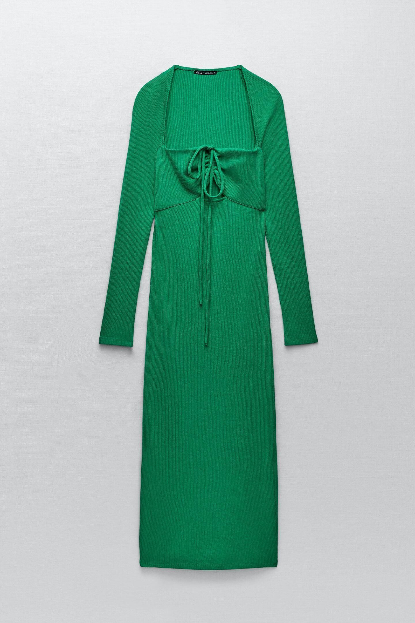 El vestido verde y cut out de Zara.