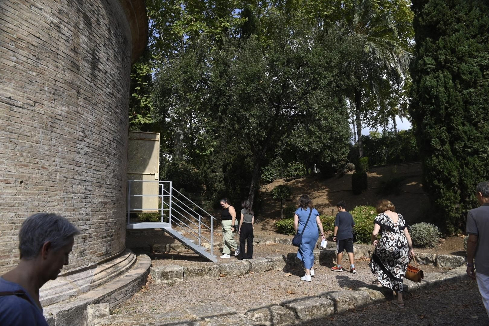 La apertura de los mausoleos romanos de Córdoba, en imágenes