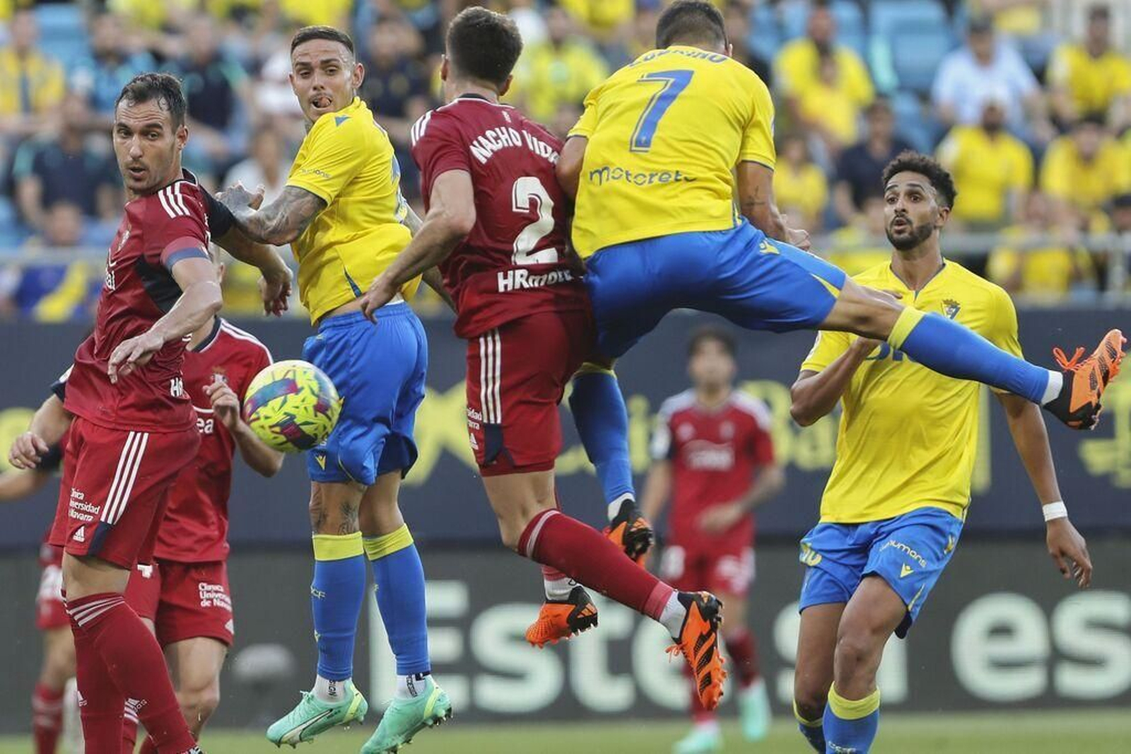 Una imagen del Cádiz-Osasuna de la temporada pasada de la Liga.