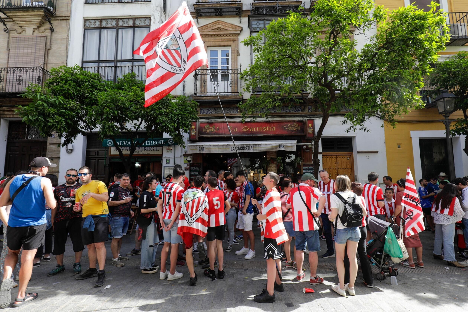 Las fotos de hinchas del Athletic y del Mallorca por Sevilla